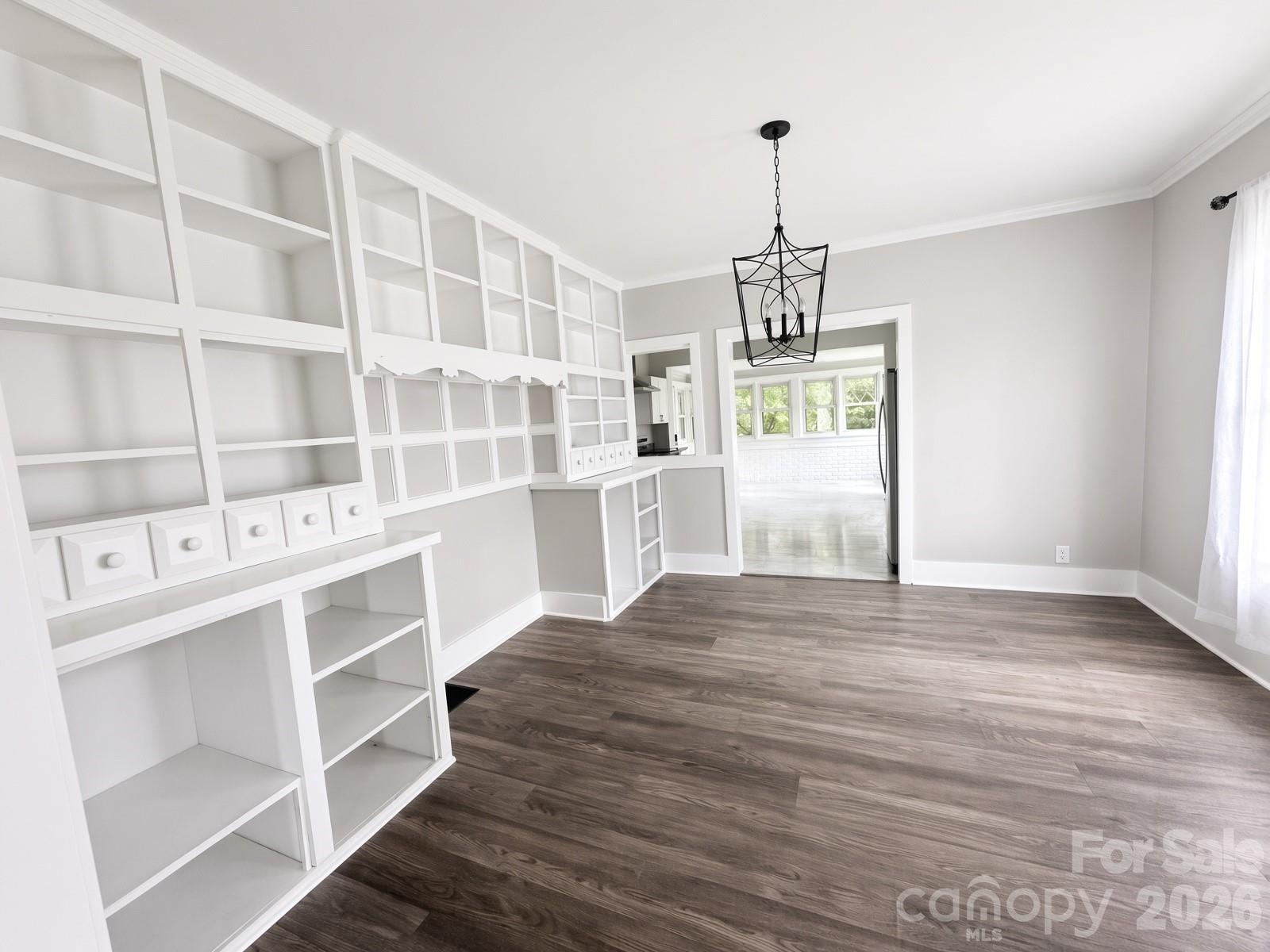 2709 N Main Avenue — Newton