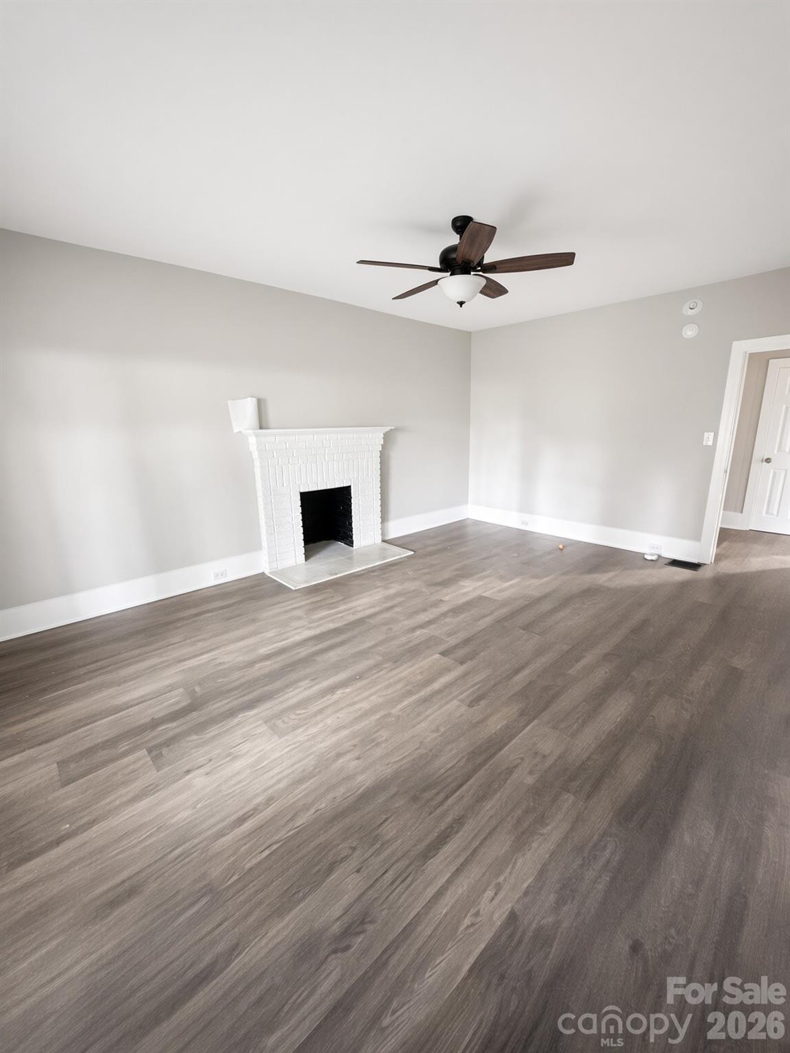 2709 N Main Avenue — Newton