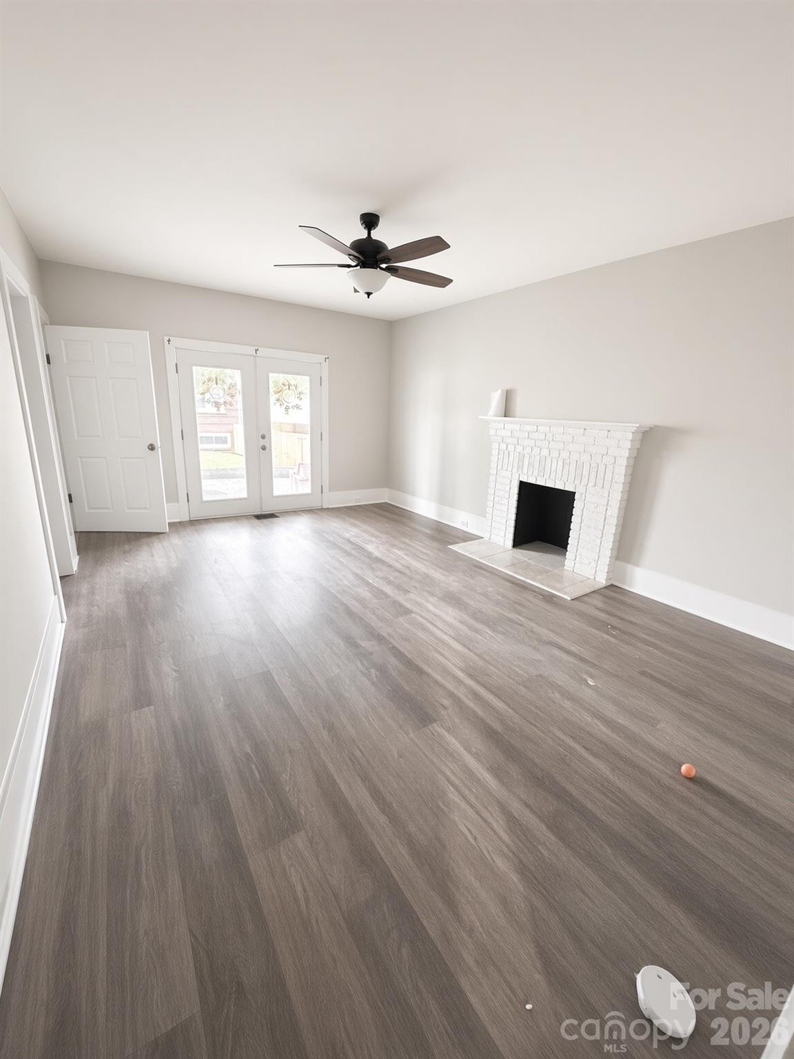 2709 N Main Avenue — Newton