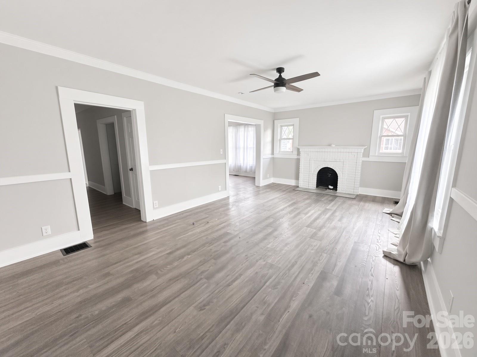 2709 N Main Avenue — Newton