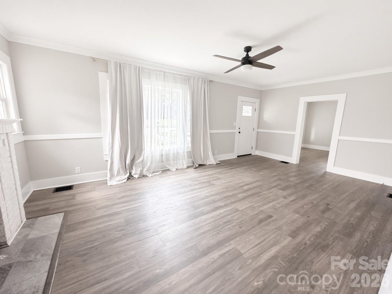 2709 N Main Avenue — Newton