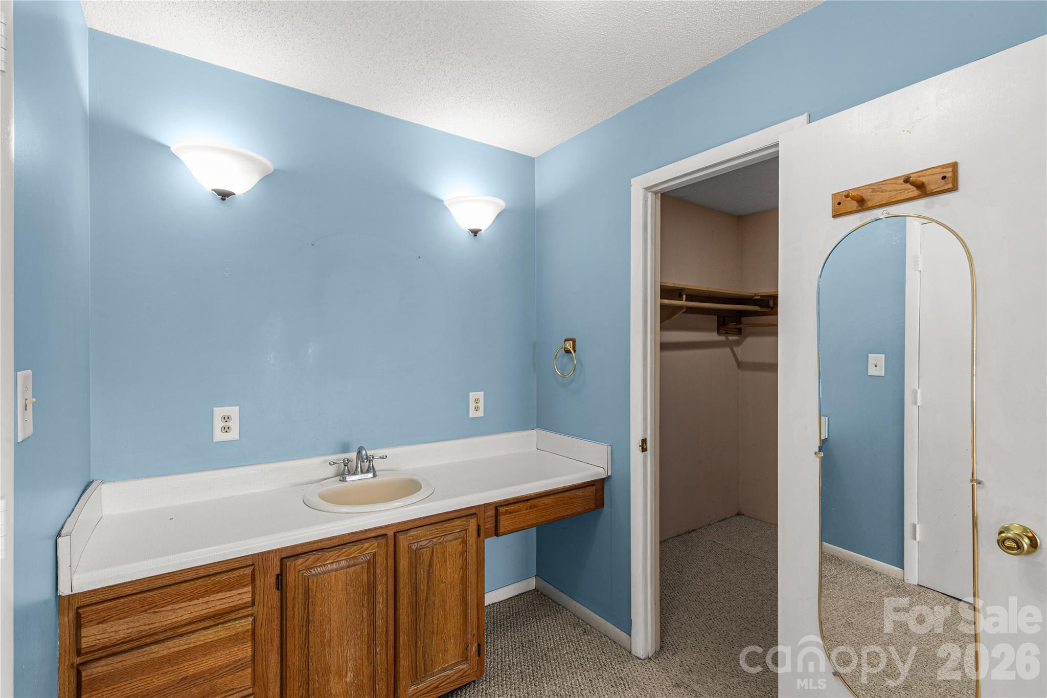 1575 Lincoln Road — York