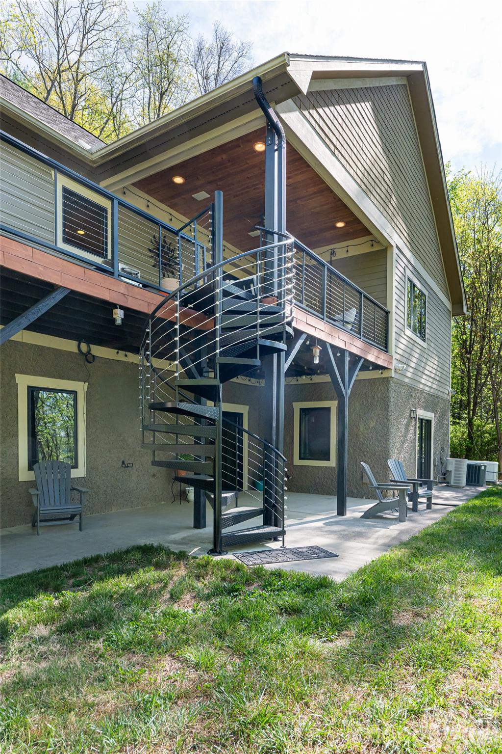 36 Snowshoe Drive — Asheville