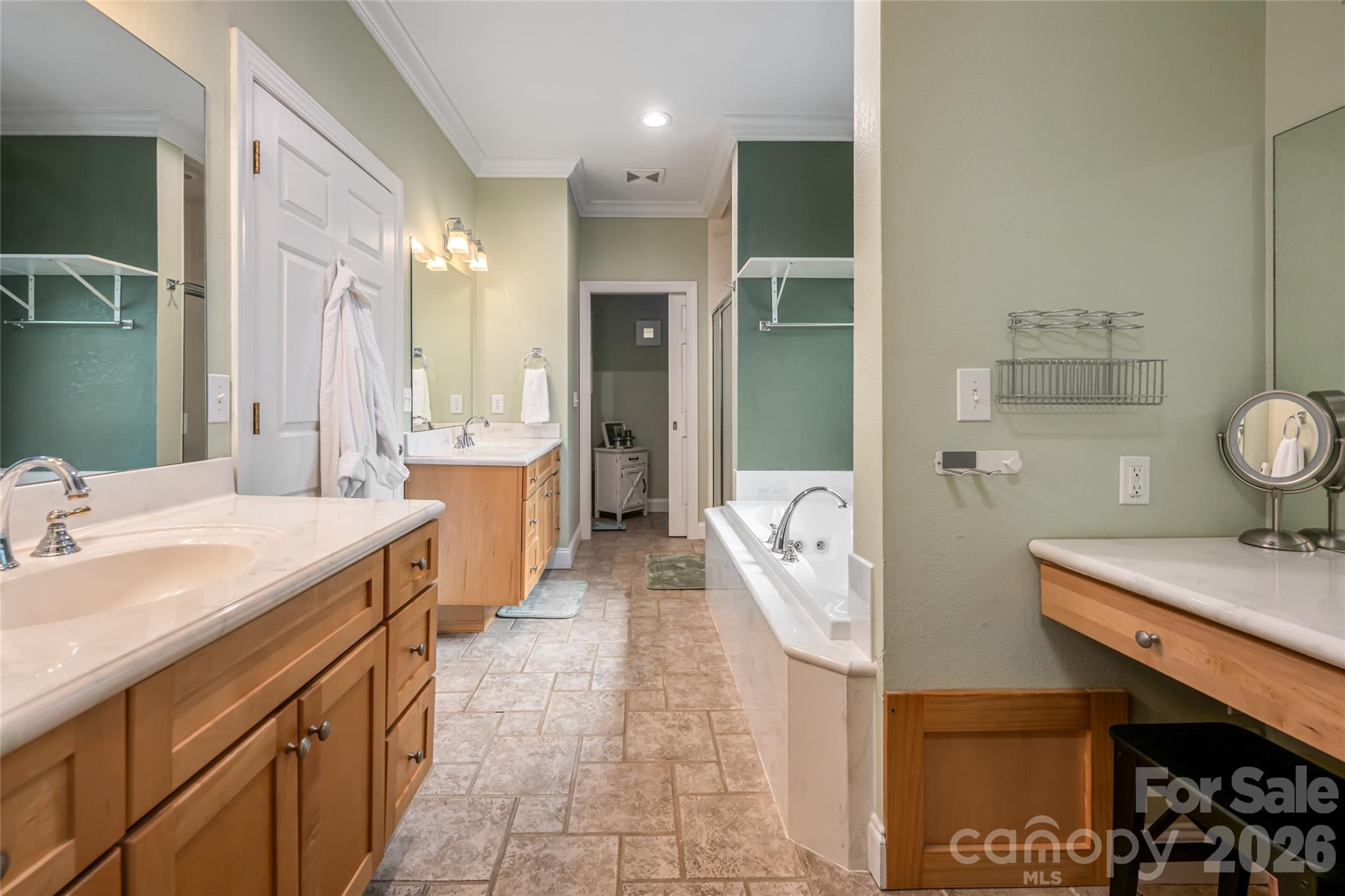 36 Snowshoe Drive — Asheville