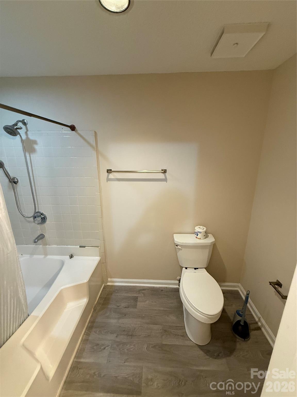 7209 Winery Lane — Charlotte