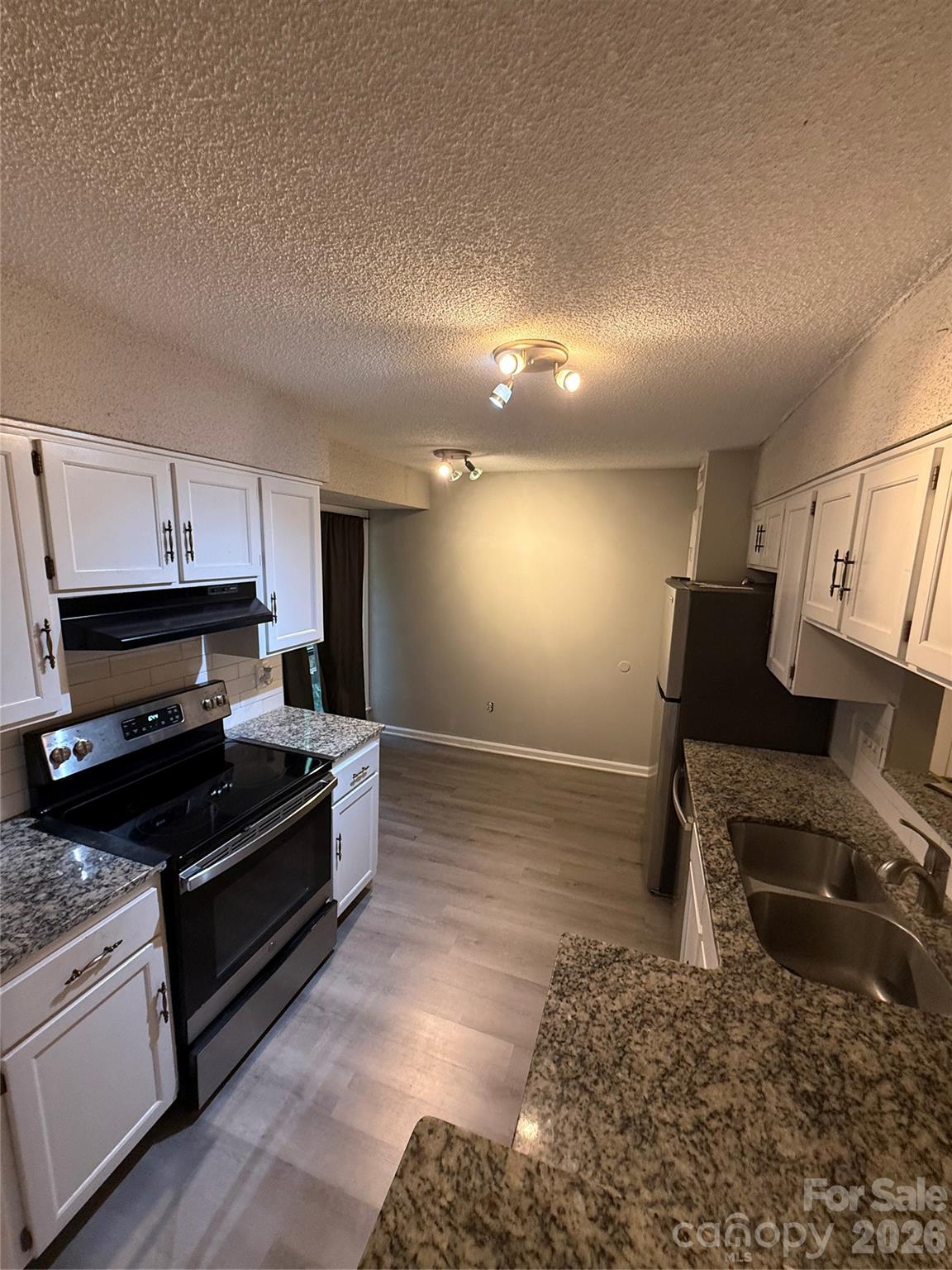 7209 Winery Lane — Charlotte