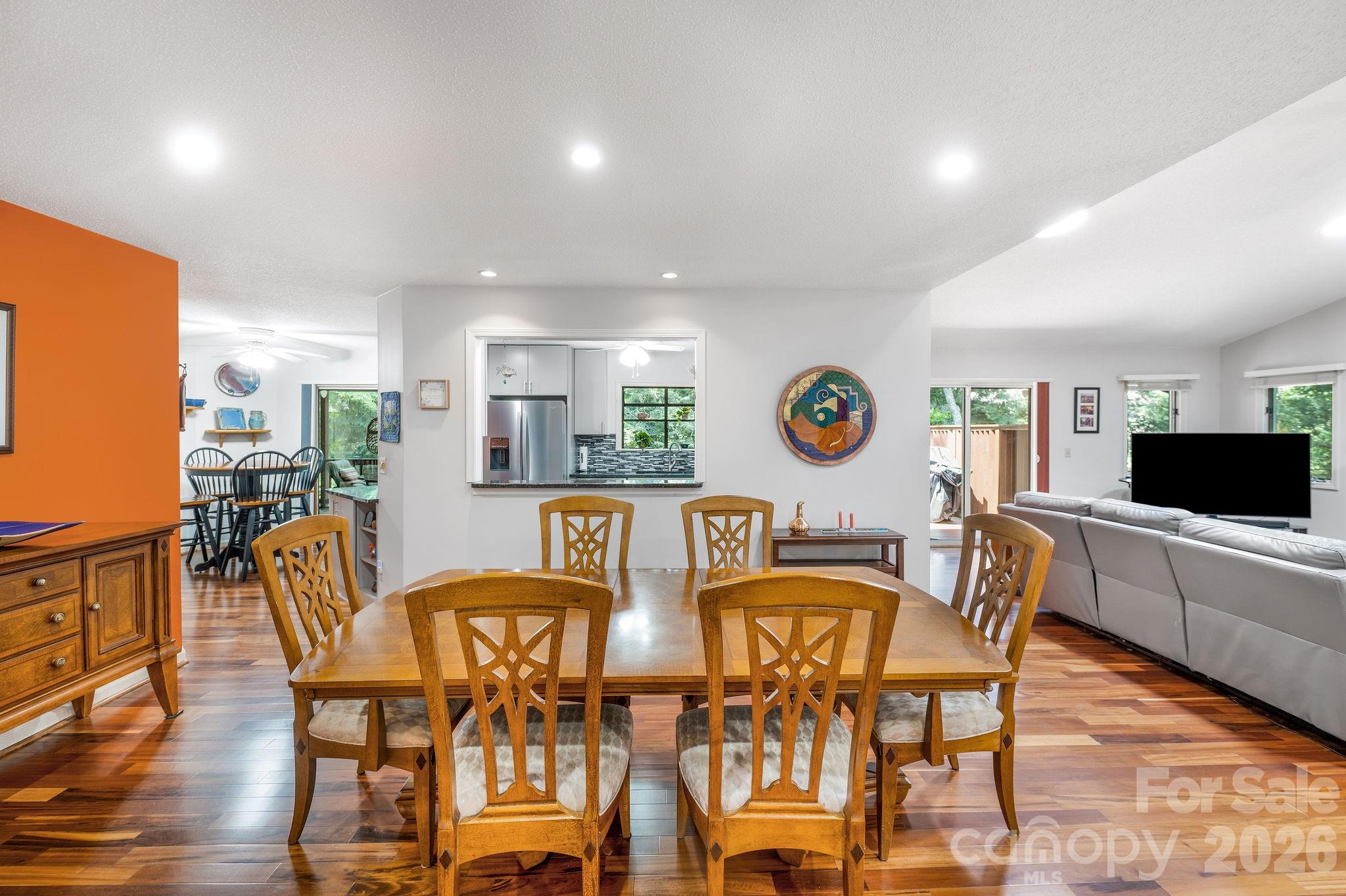 31 Hillcreek Drive — Asheville