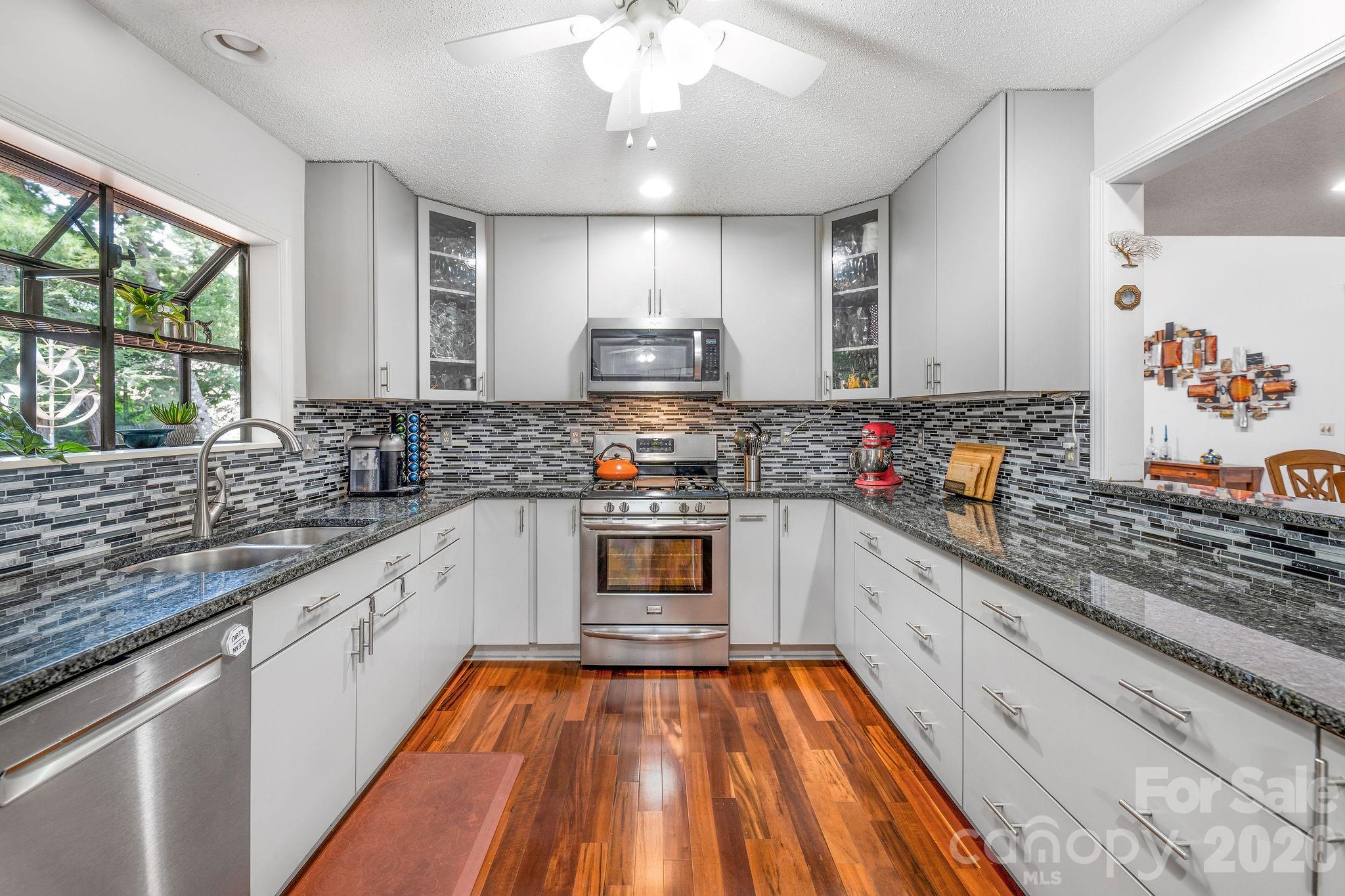 31 Hillcreek Drive — Asheville