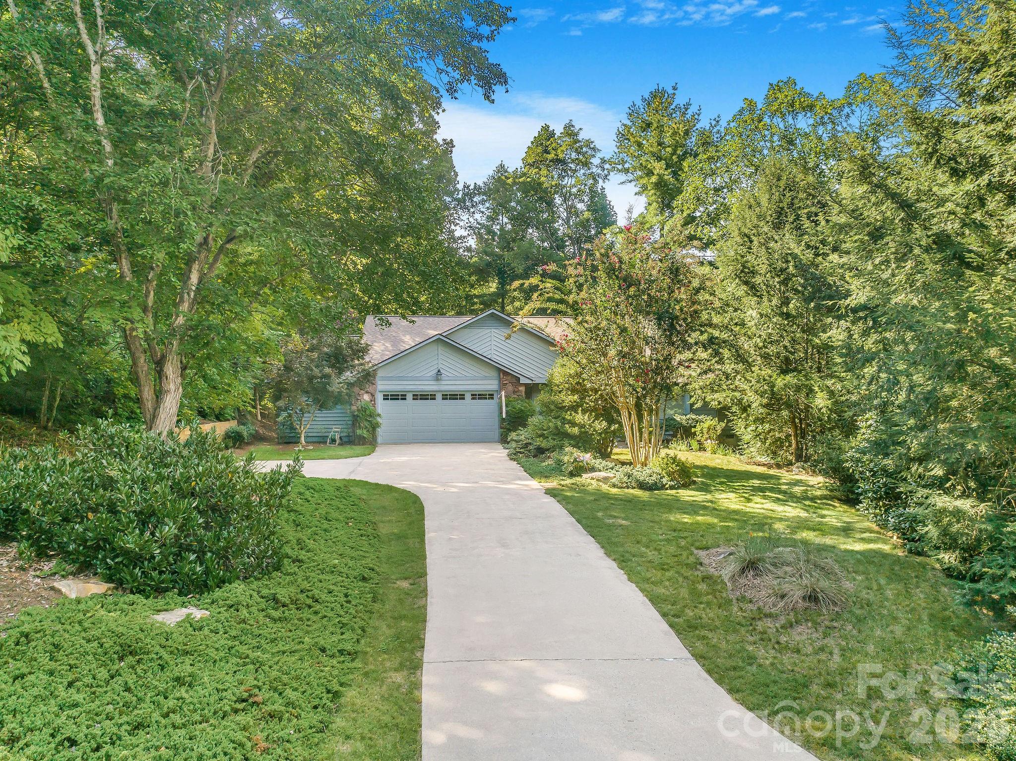 31 Hillcreek Drive — Asheville
