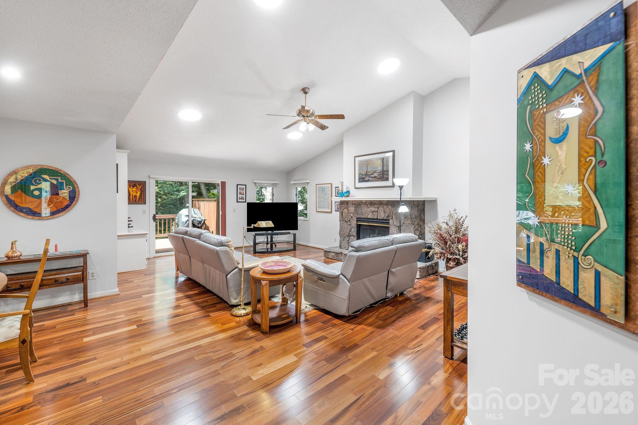 31 Hillcreek Drive — Asheville