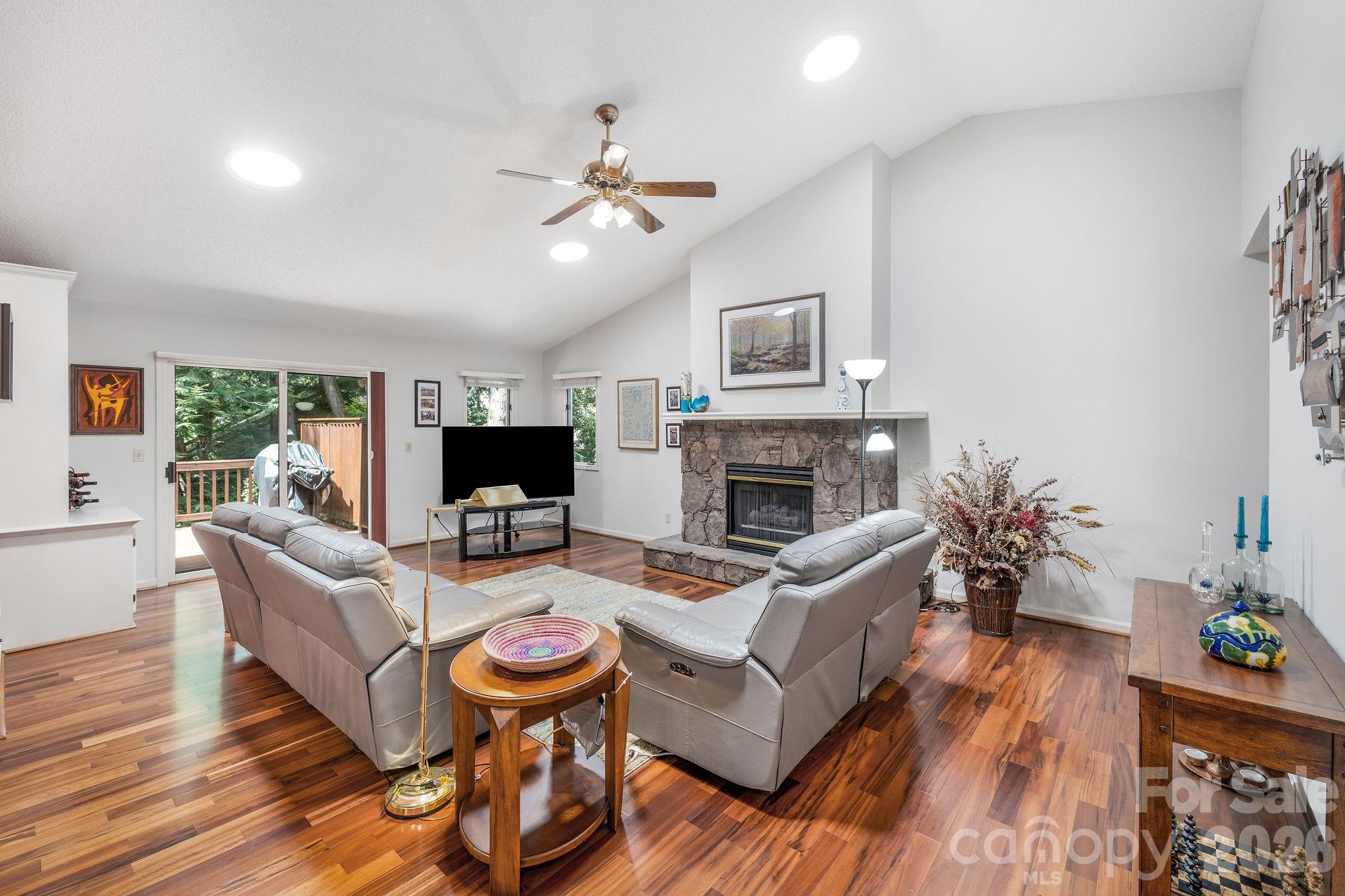 31 Hillcreek Drive — Asheville