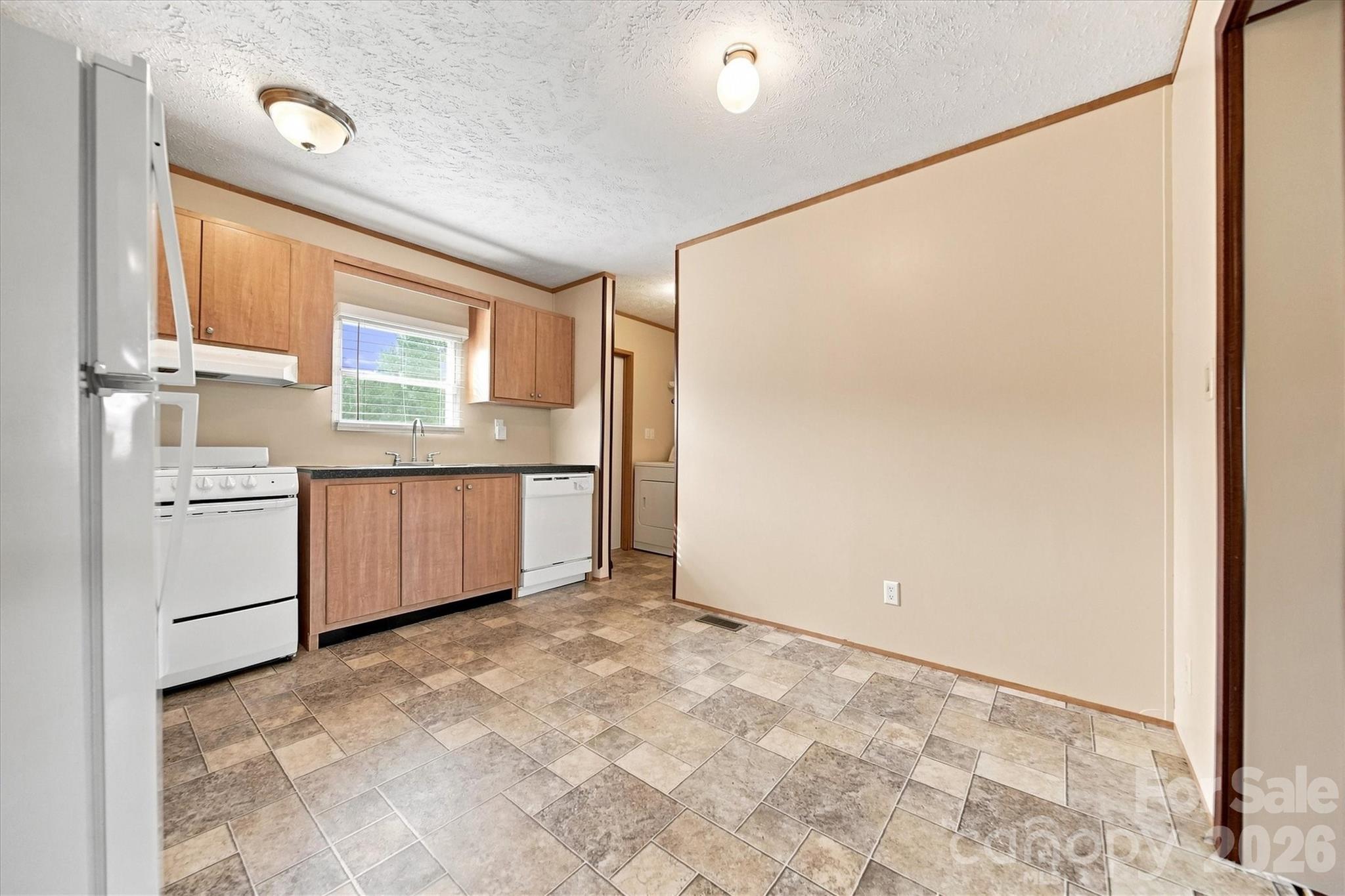 8660 Hollywood Drive — Connelly Springs