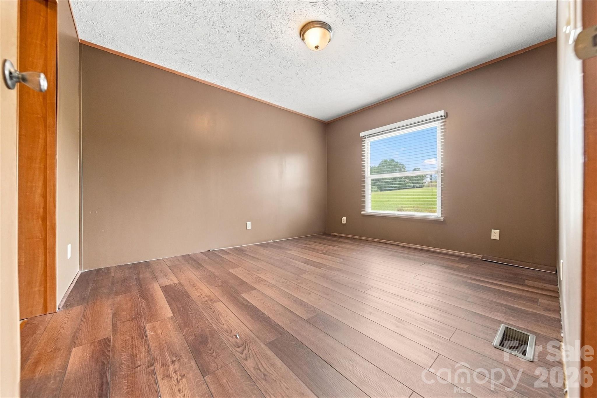 8660 Hollywood Drive — Connelly Springs