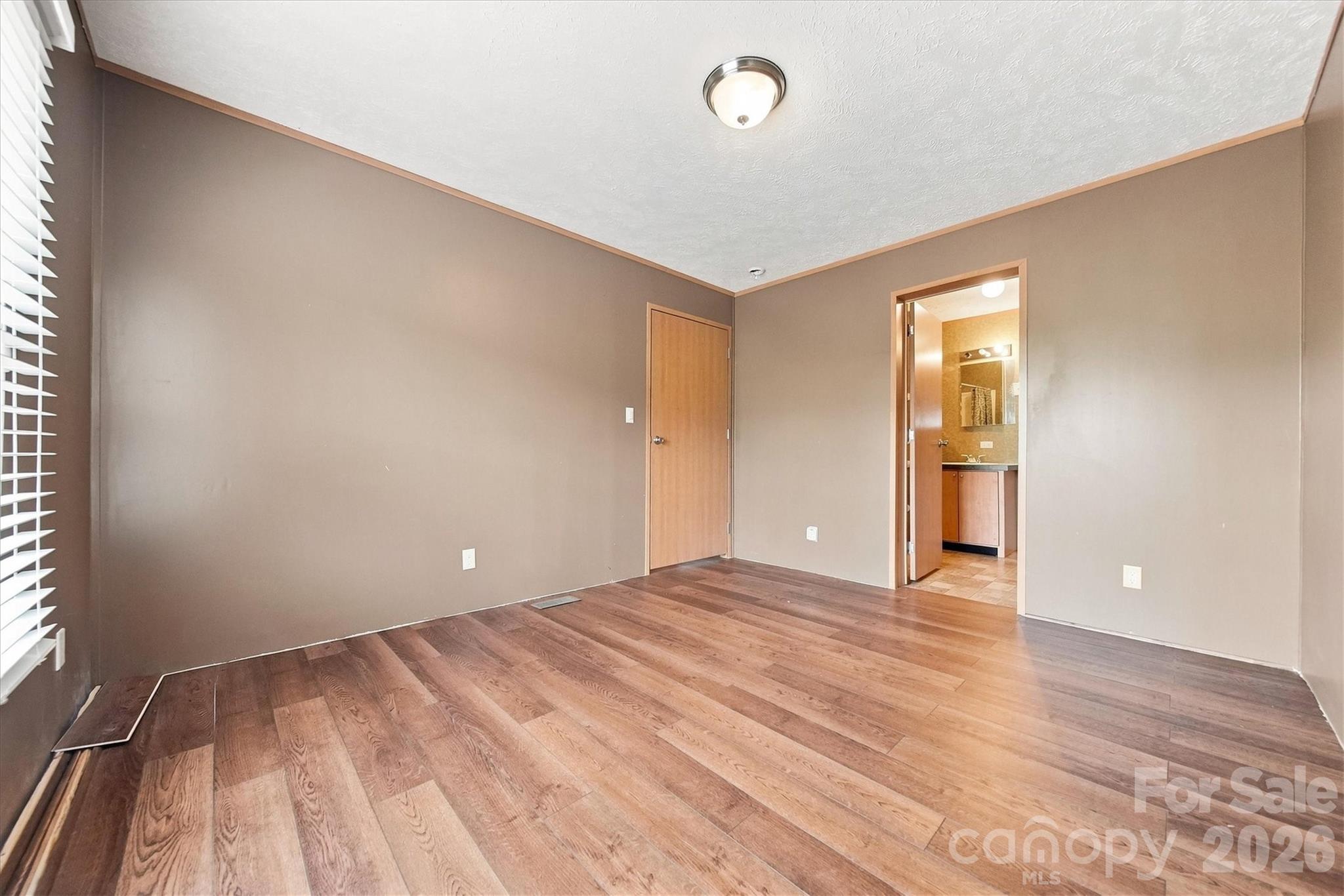 8660 Hollywood Drive — Connelly Springs