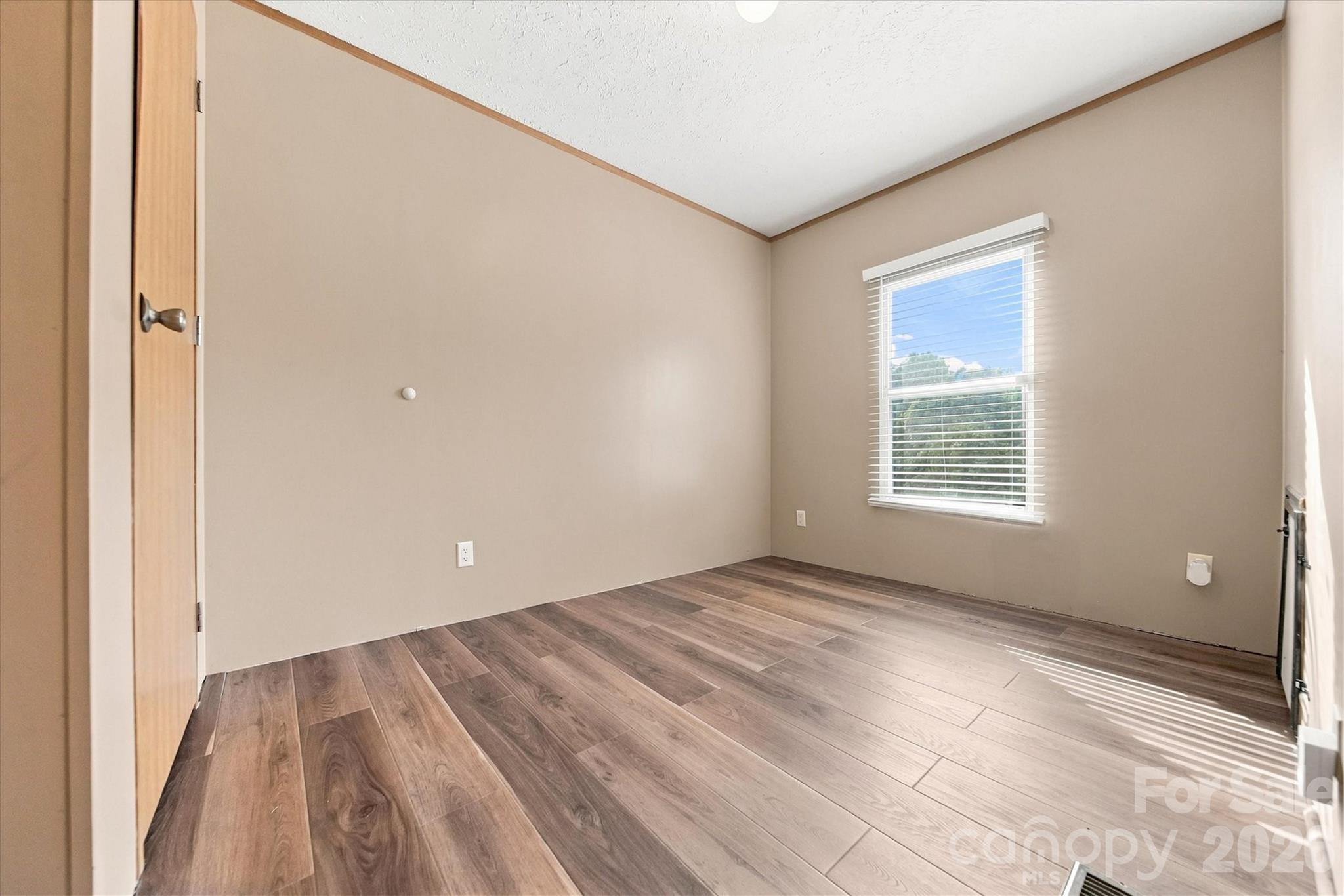8660 Hollywood Drive — Connelly Springs