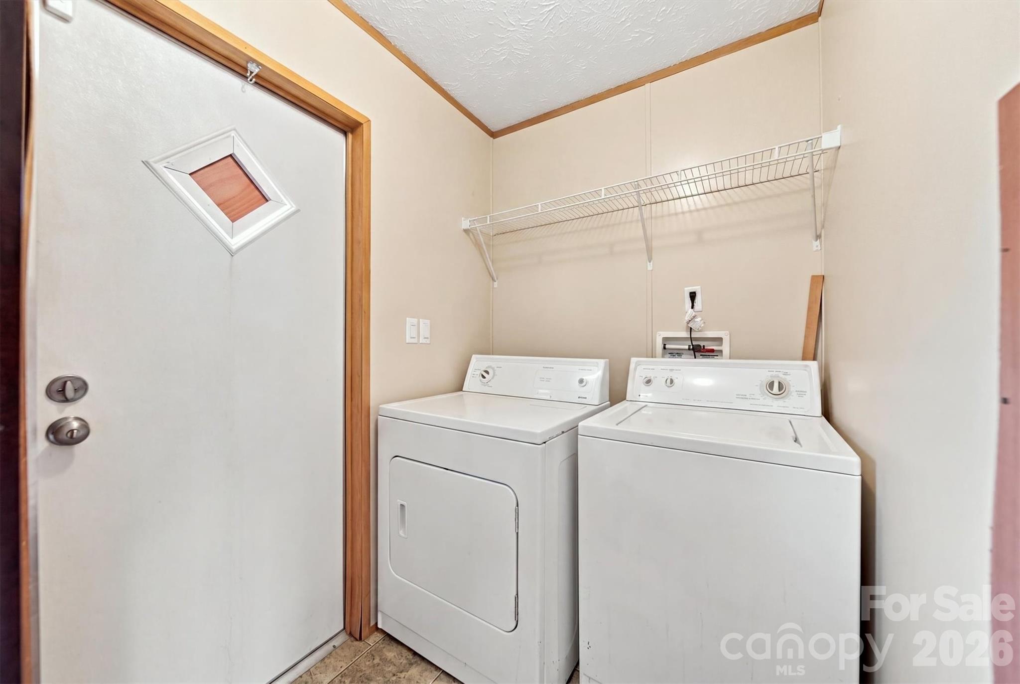 8660 Hollywood Drive — Connelly Springs