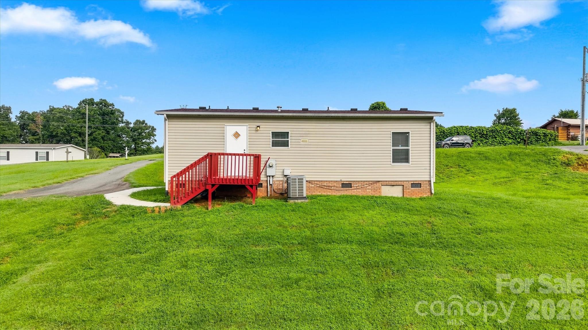8660 Hollywood Drive — Connelly Springs
