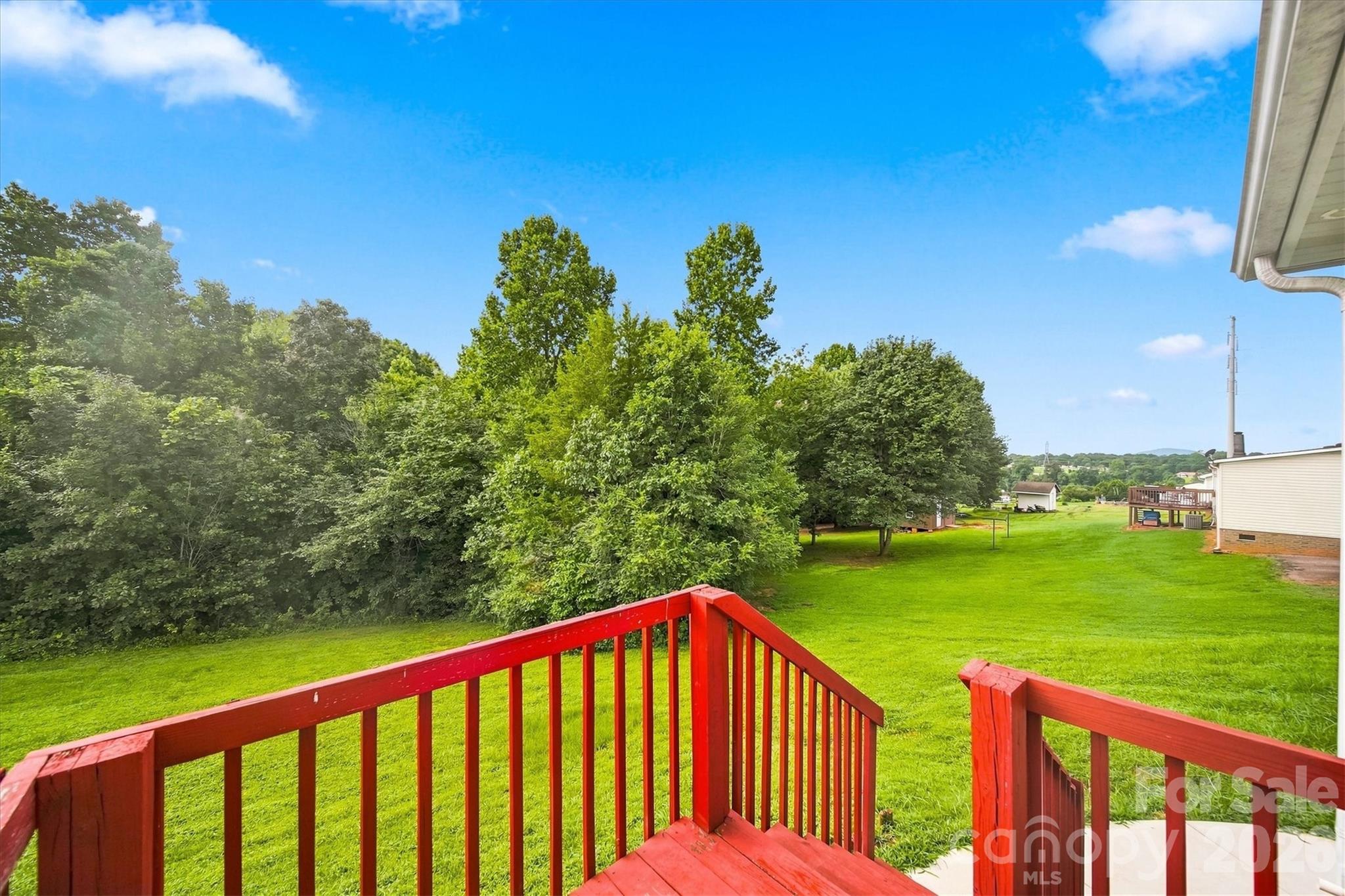 8660 Hollywood Drive — Connelly Springs