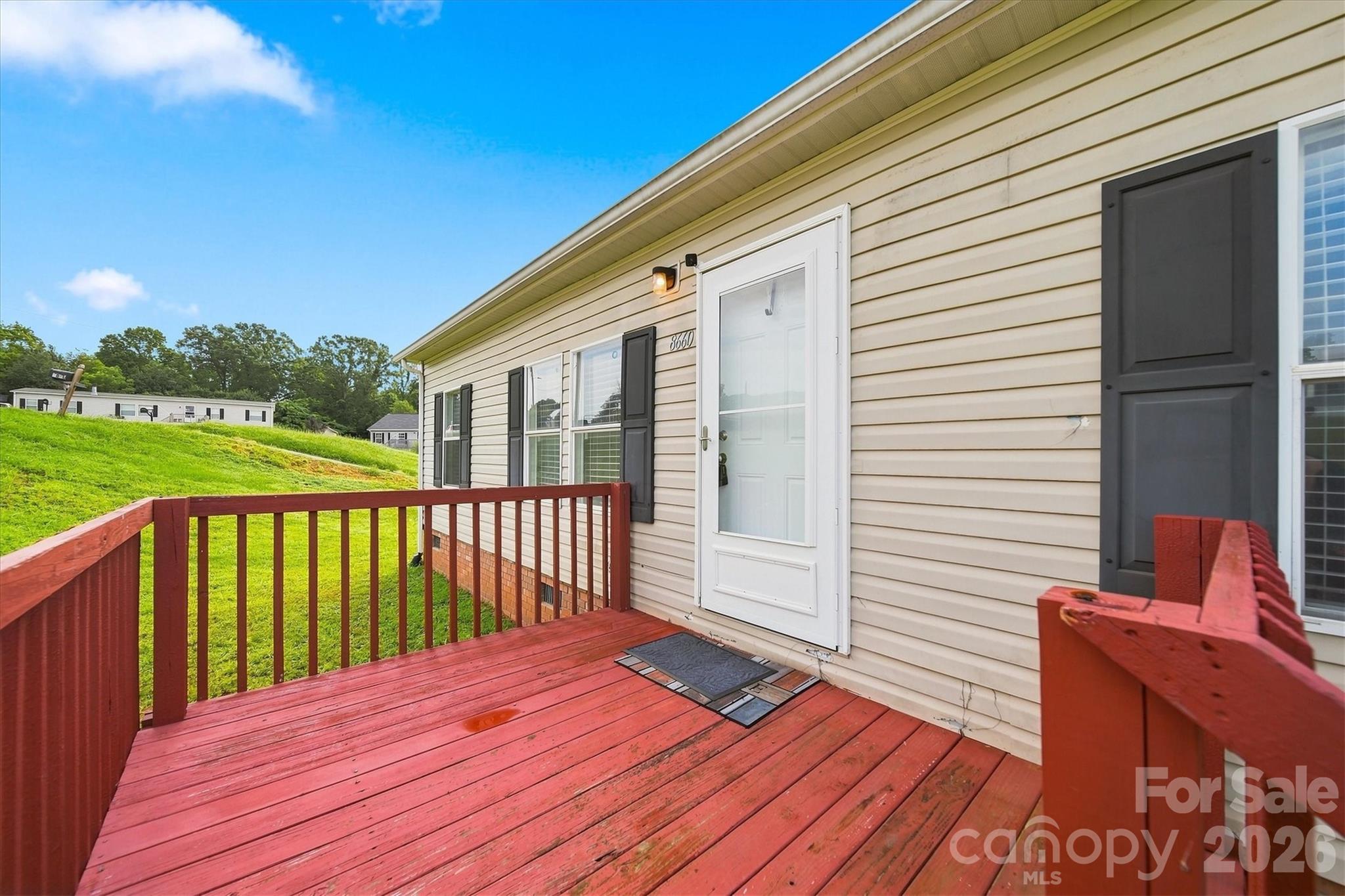 8660 Hollywood Drive — Connelly Springs