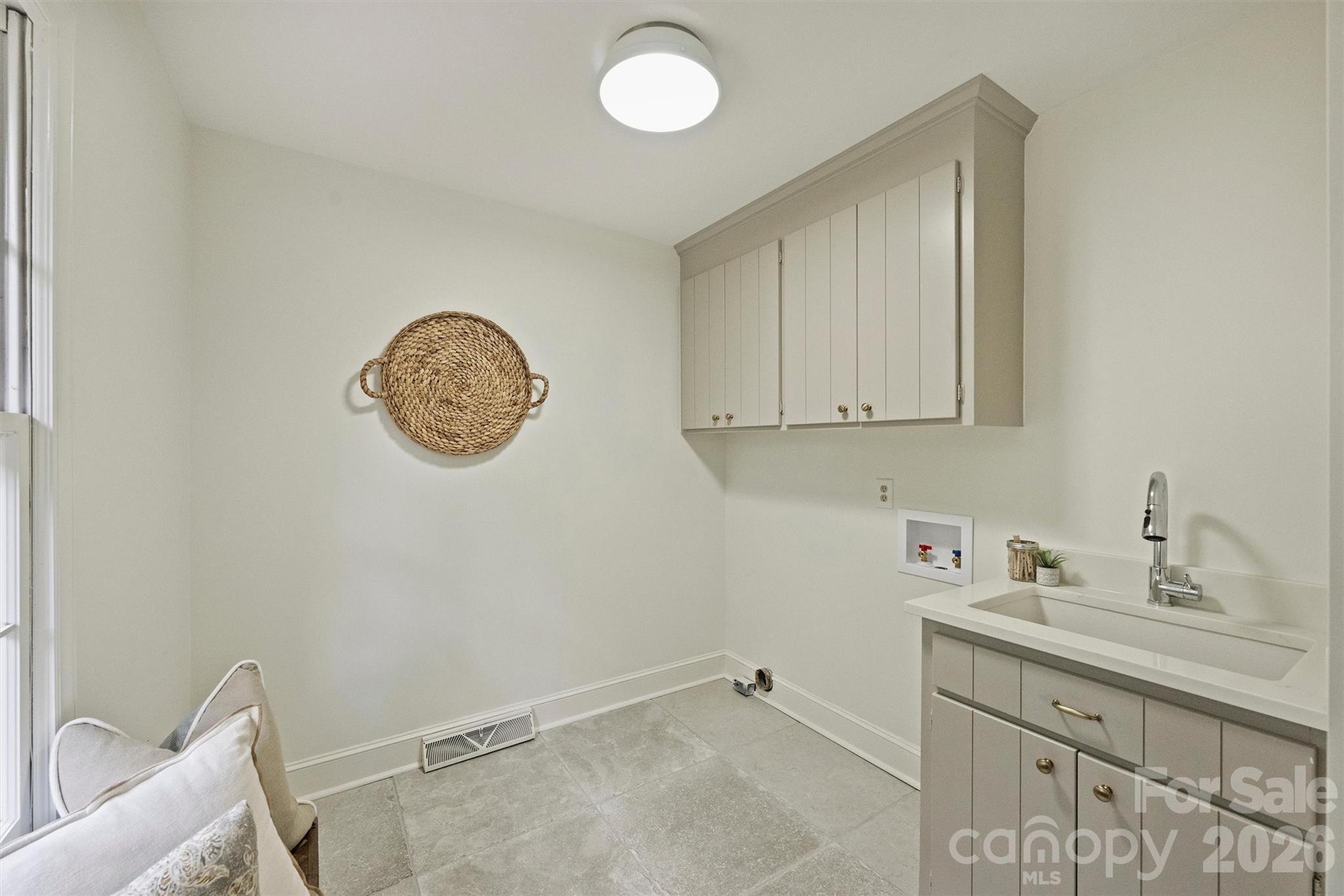 9809 Providence Forest Lane — Charlotte