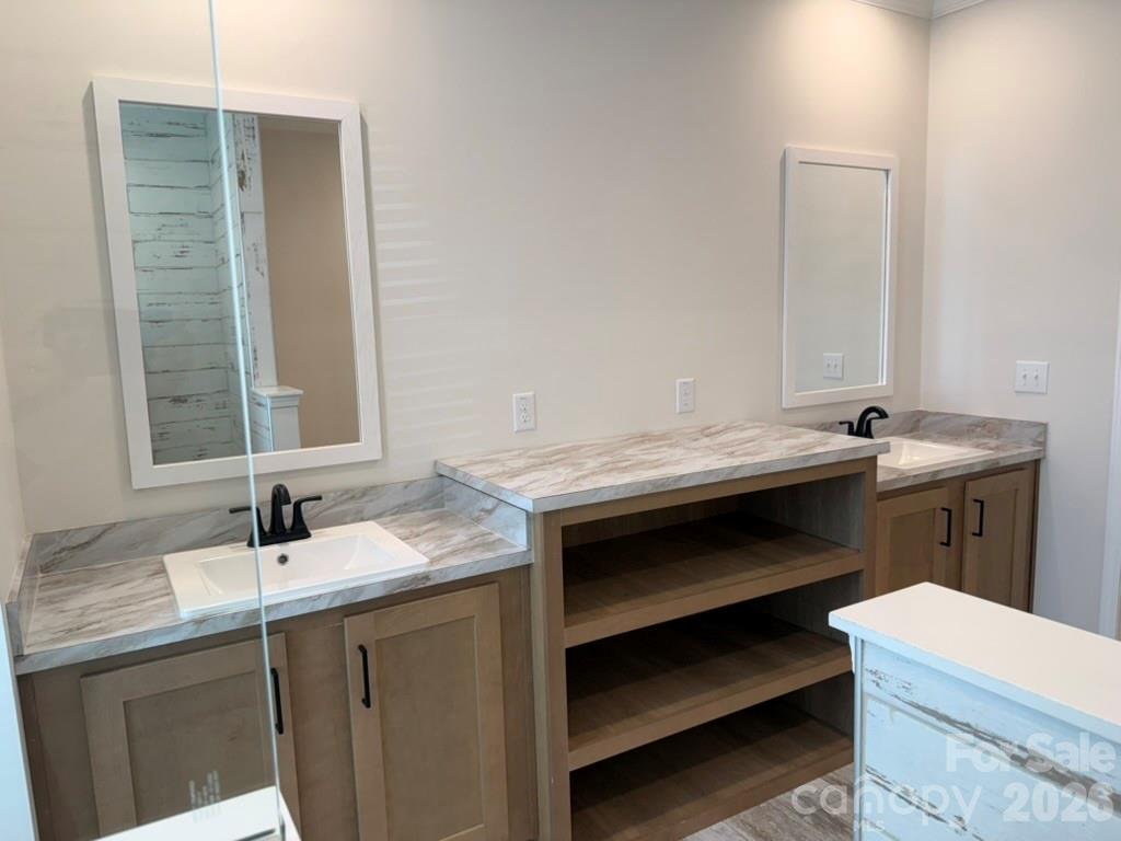 570 Drumstand Road — Stony Point