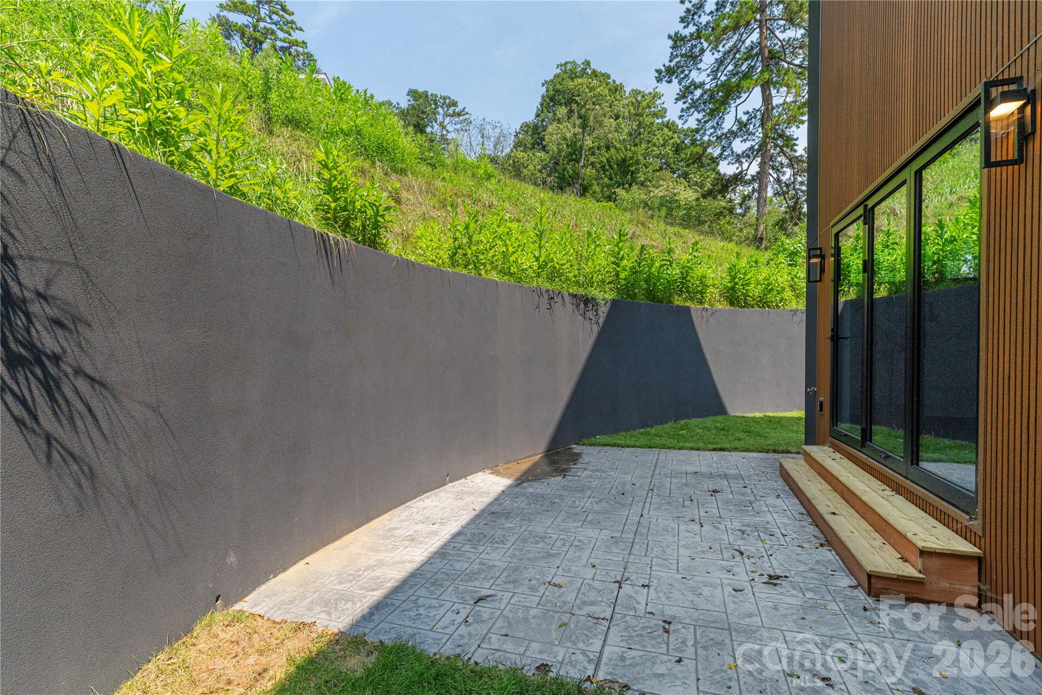 19 Woodbine Road — Asheville