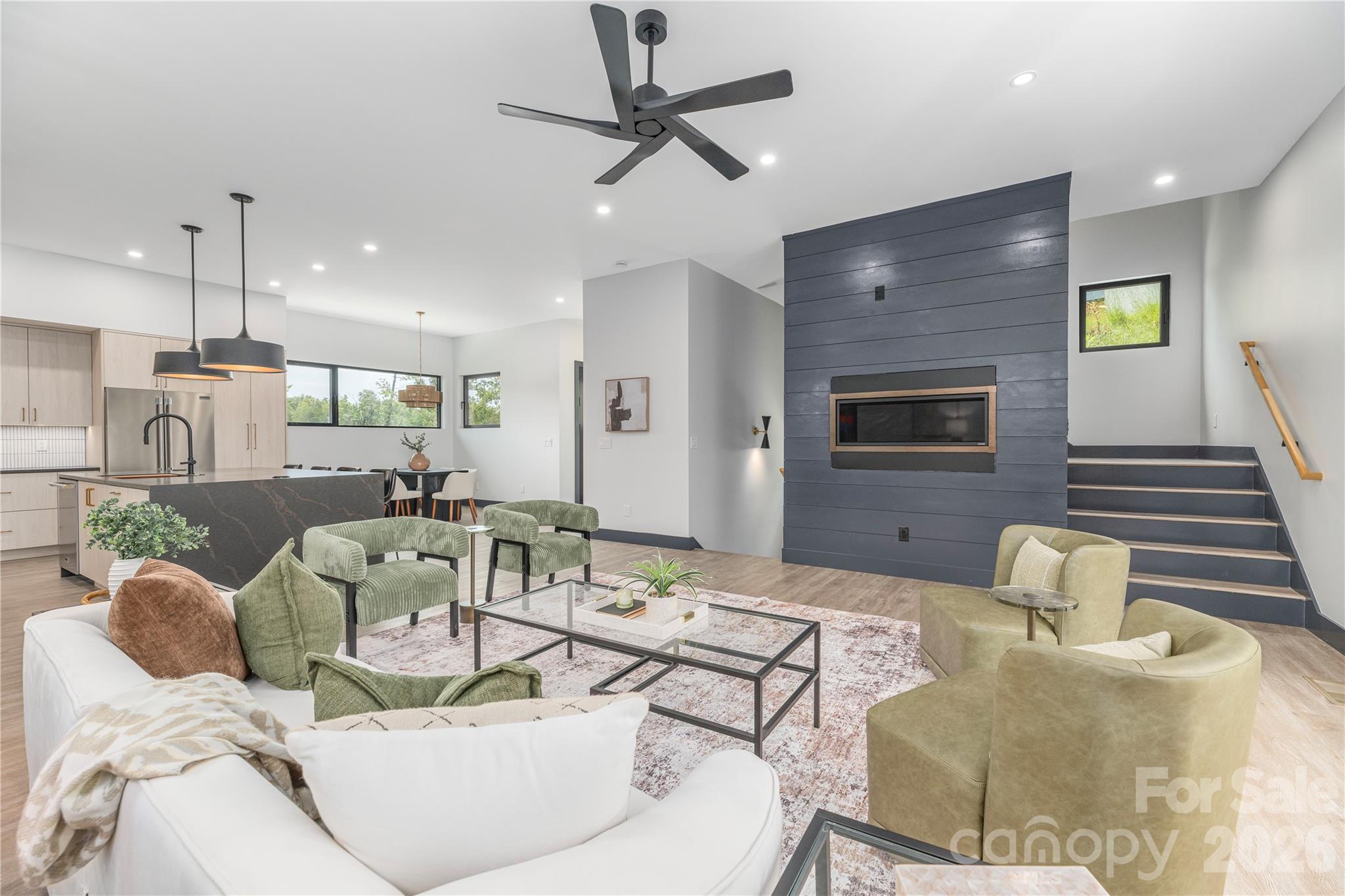 19 Woodbine Road — Asheville