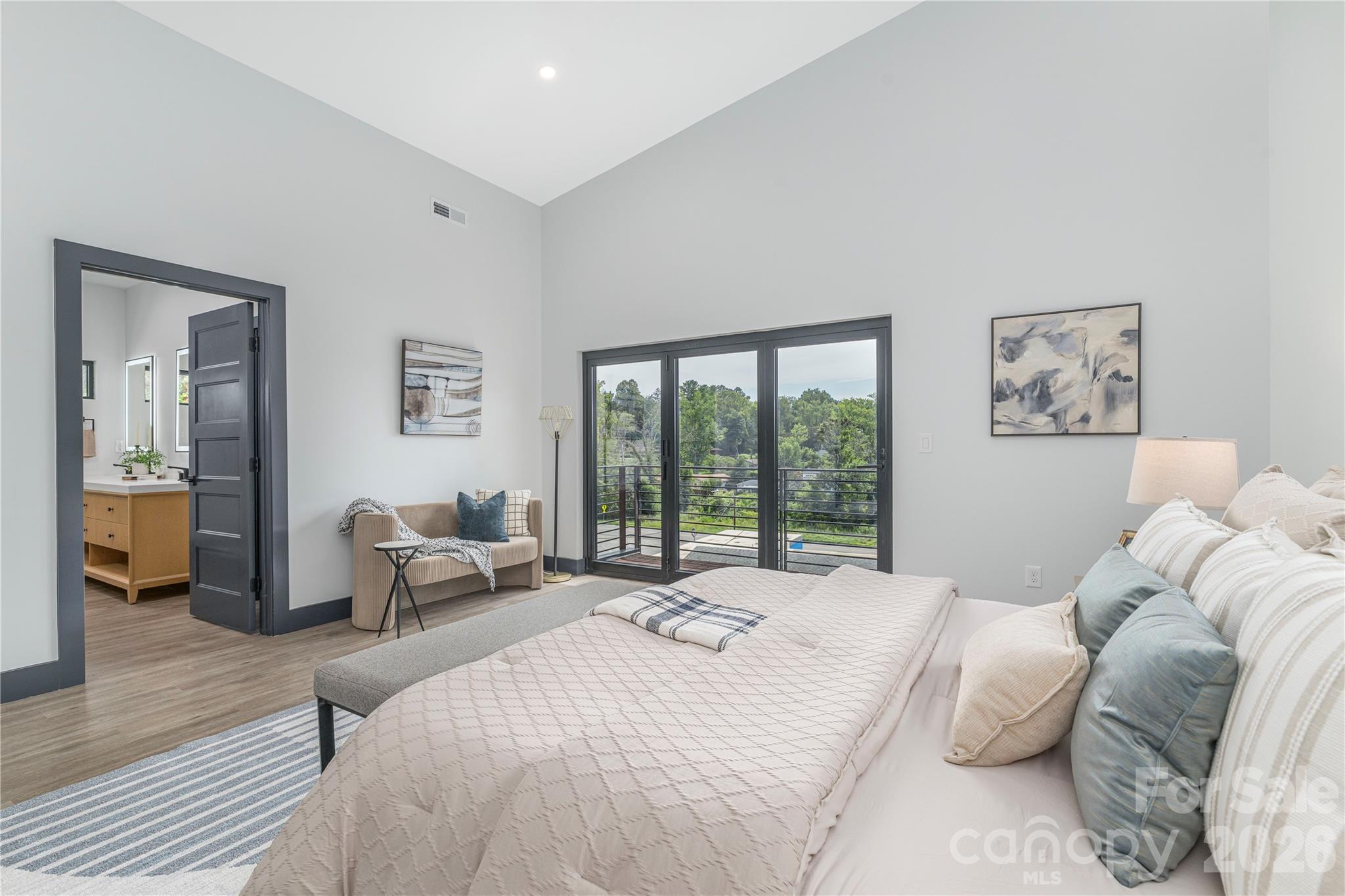19 Woodbine Road — Asheville