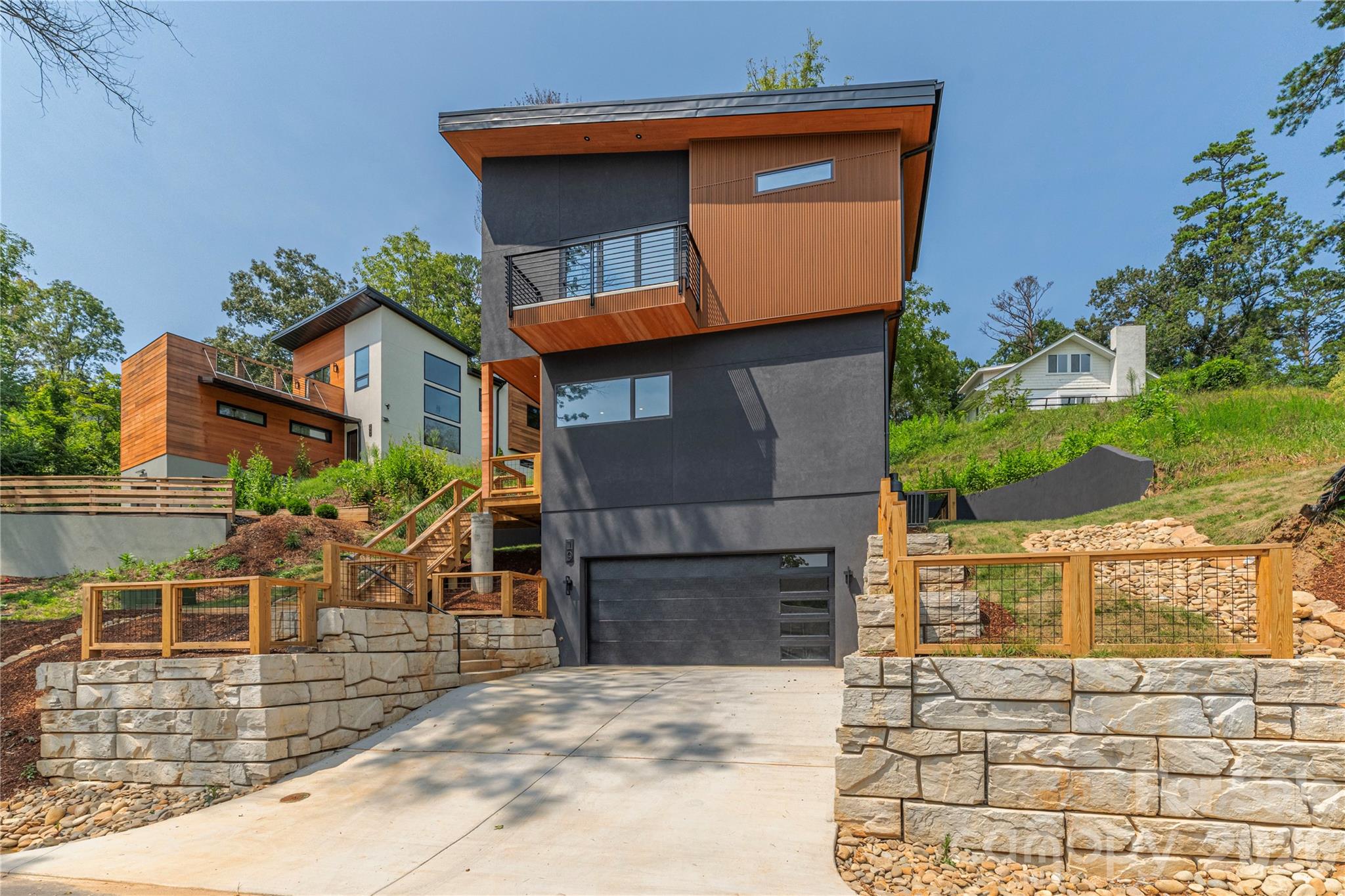 19 Woodbine Road — Asheville