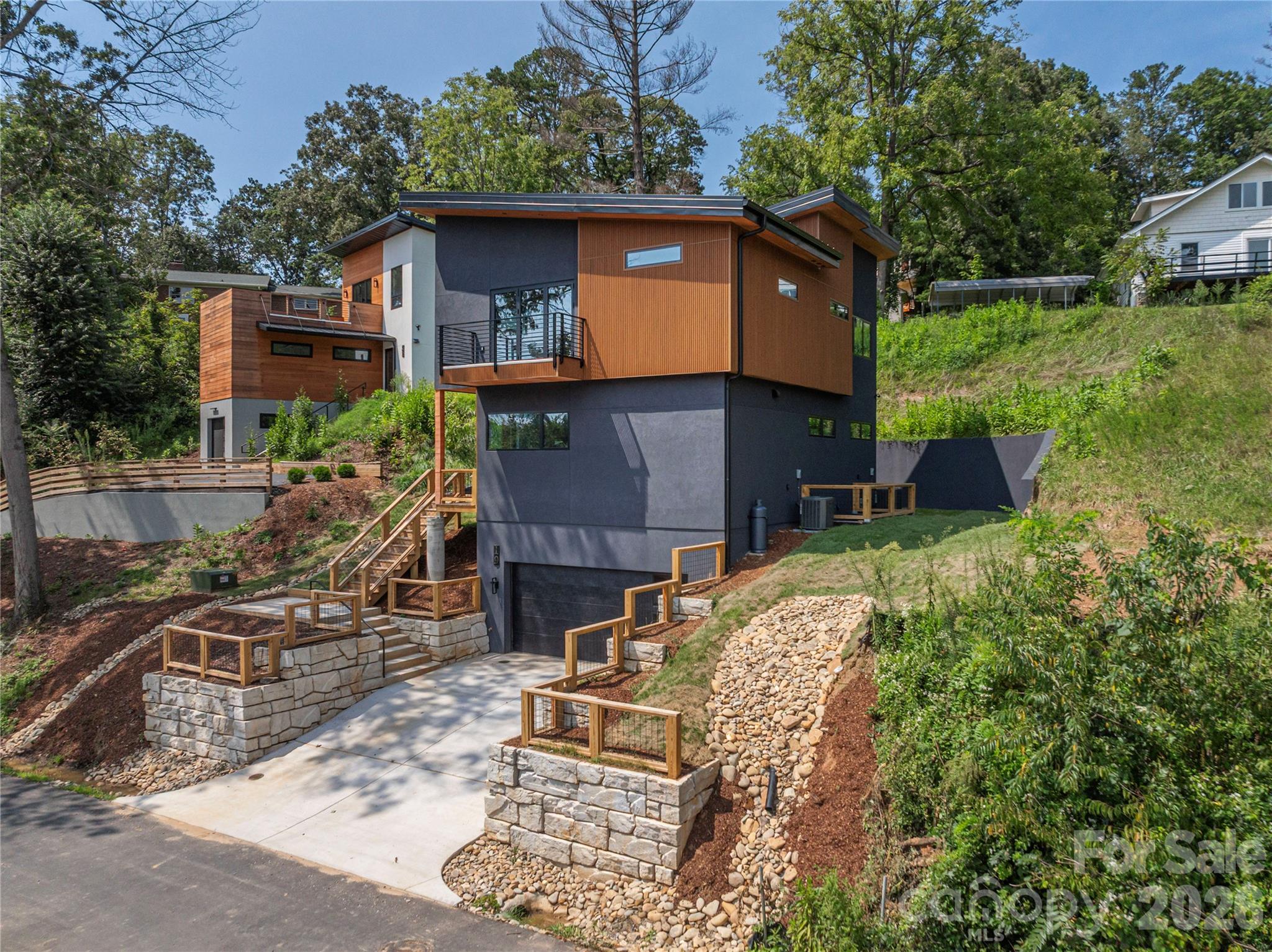 19 Woodbine Road — Asheville