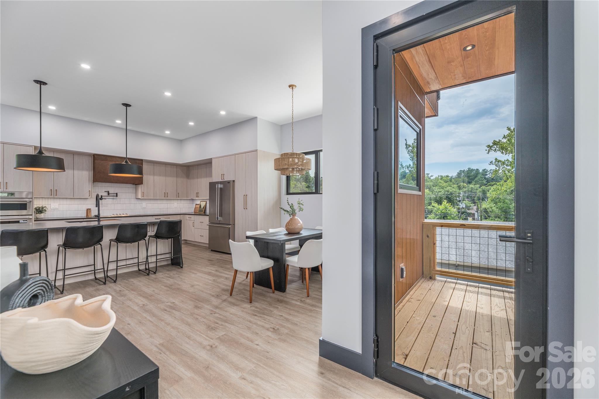 19 Woodbine Road — Asheville
