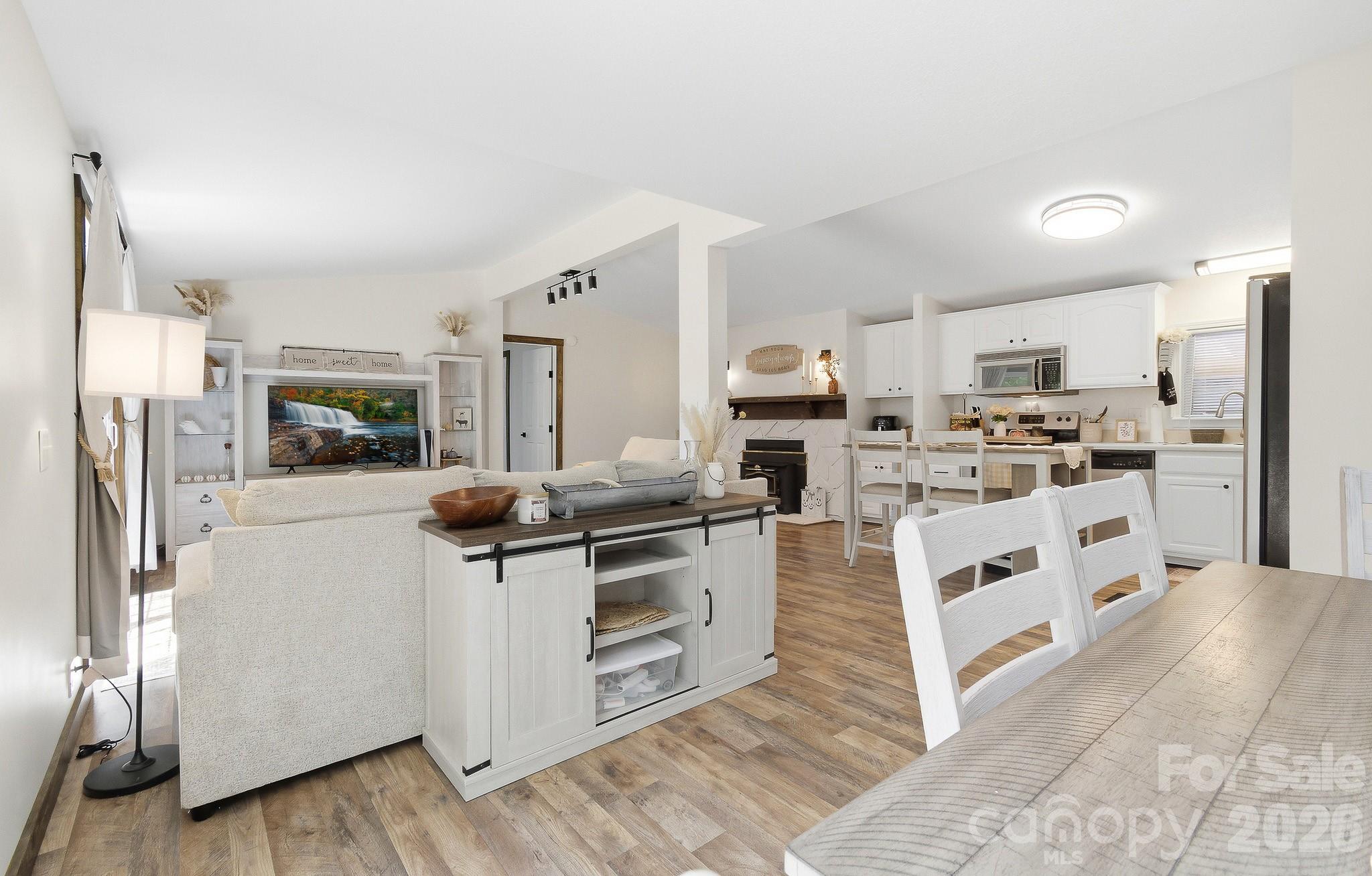 520 Maranatha Way — Waynesville