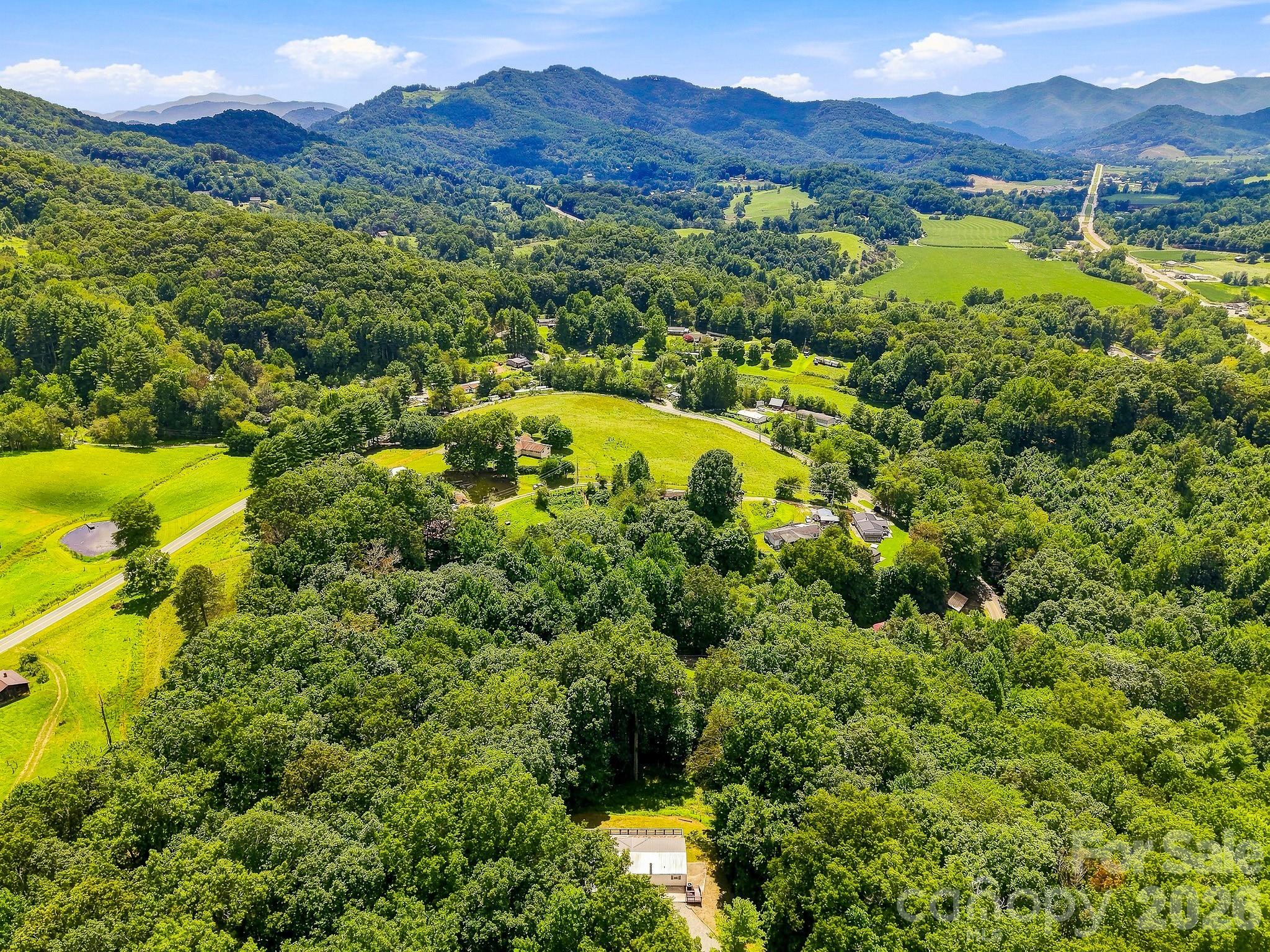 520 Maranatha Way — Waynesville