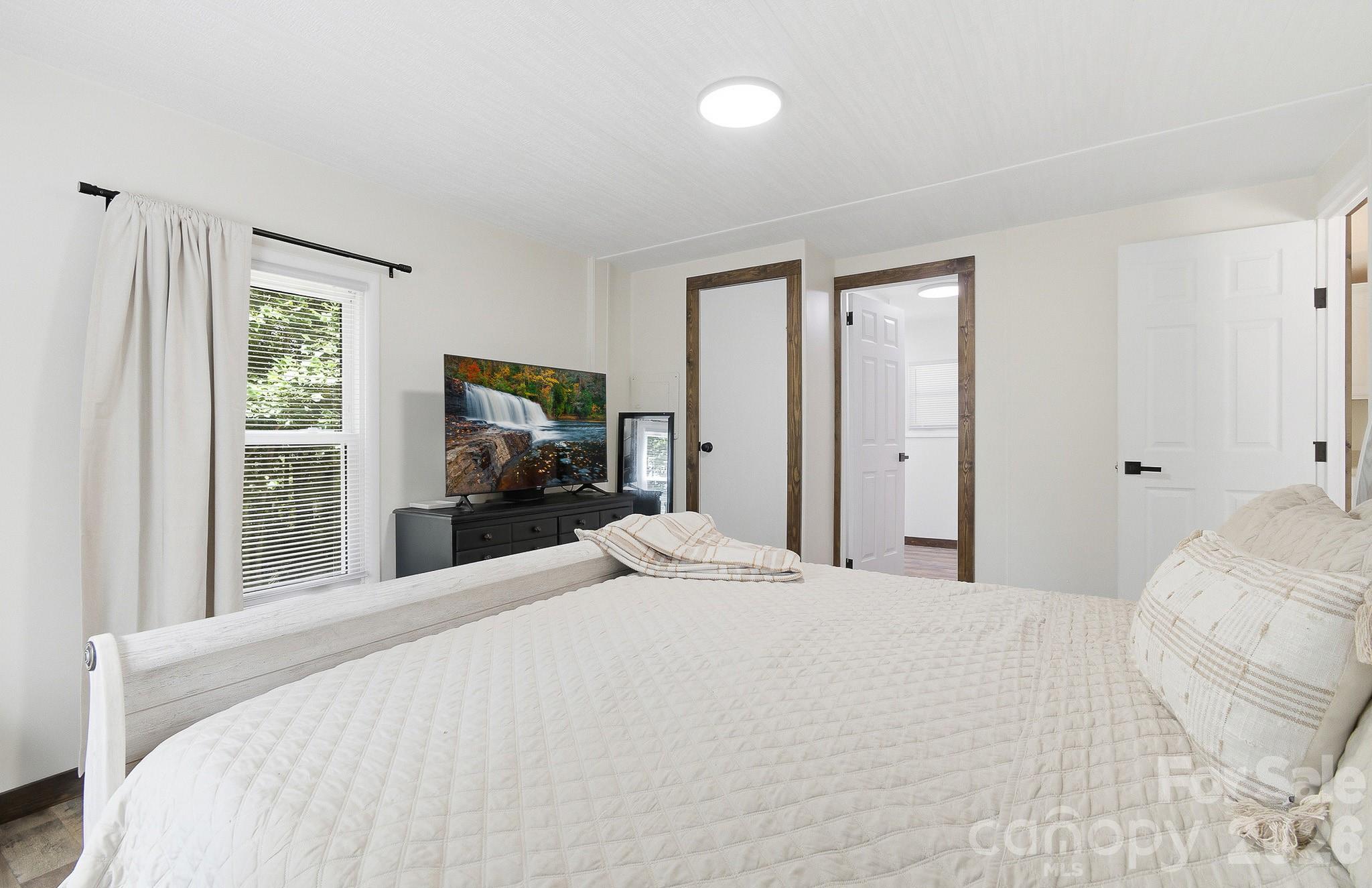 520 Maranatha Way — Waynesville