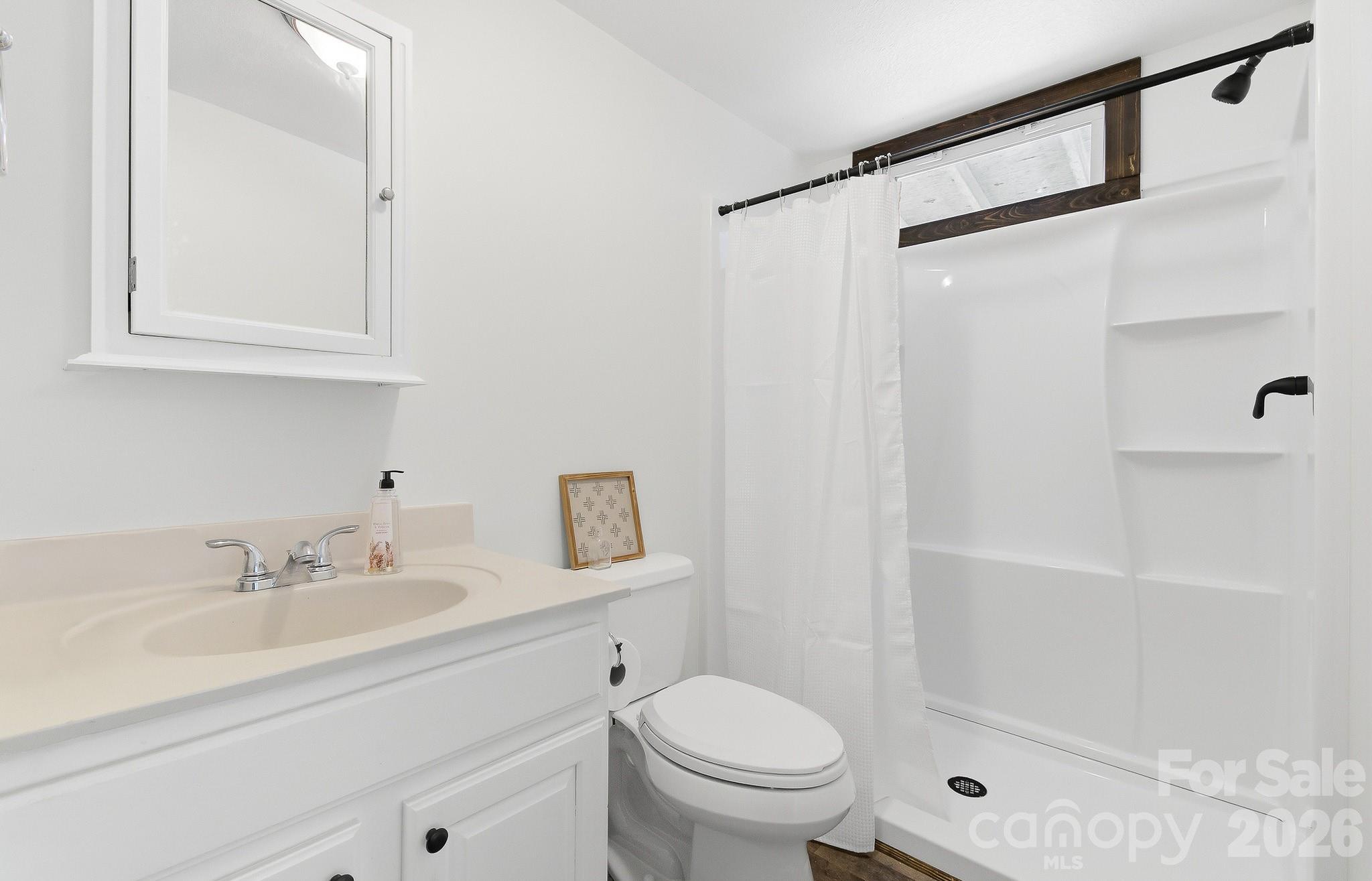 520 Maranatha Way — Waynesville