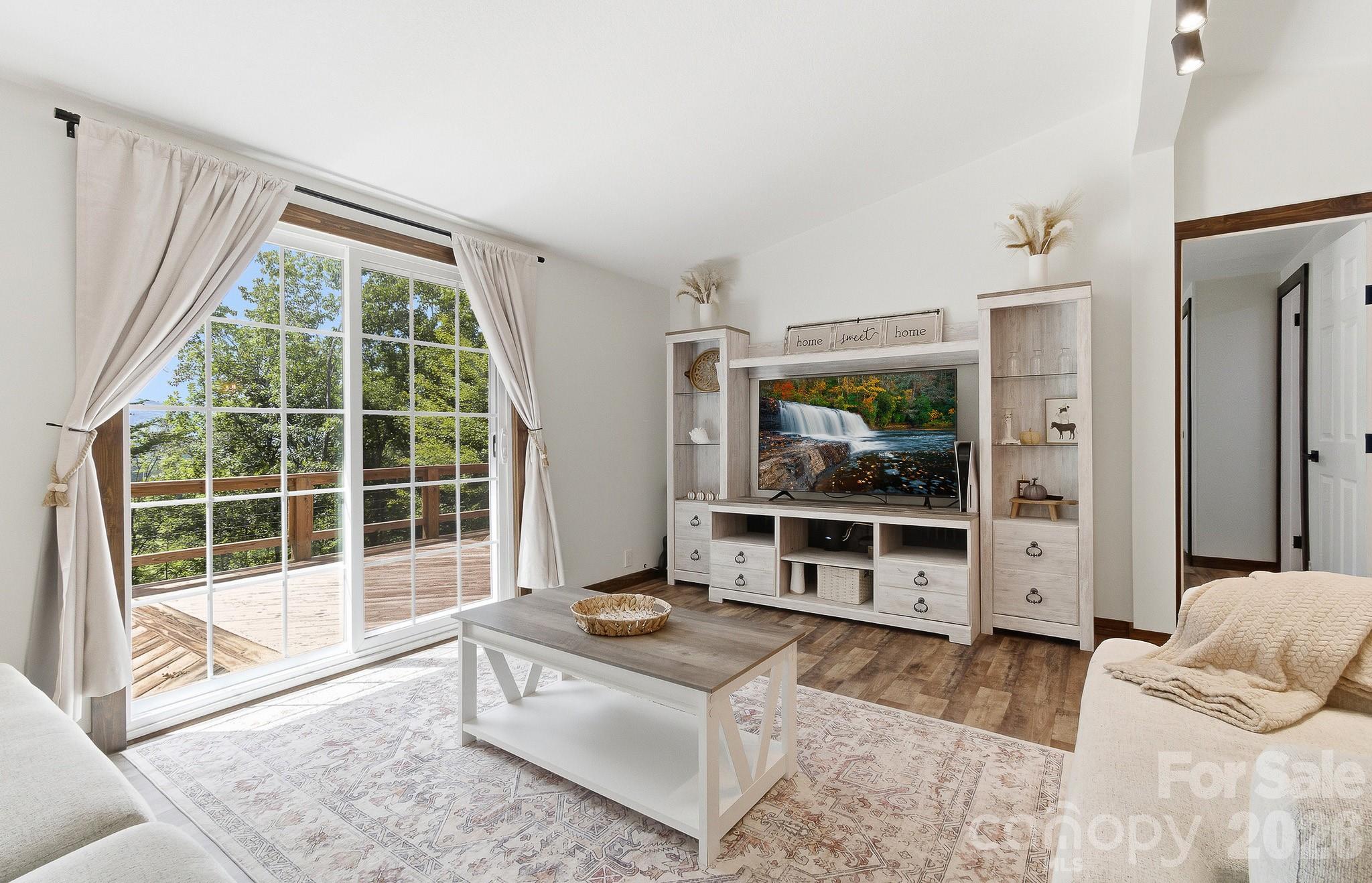 520 Maranatha Way — Waynesville