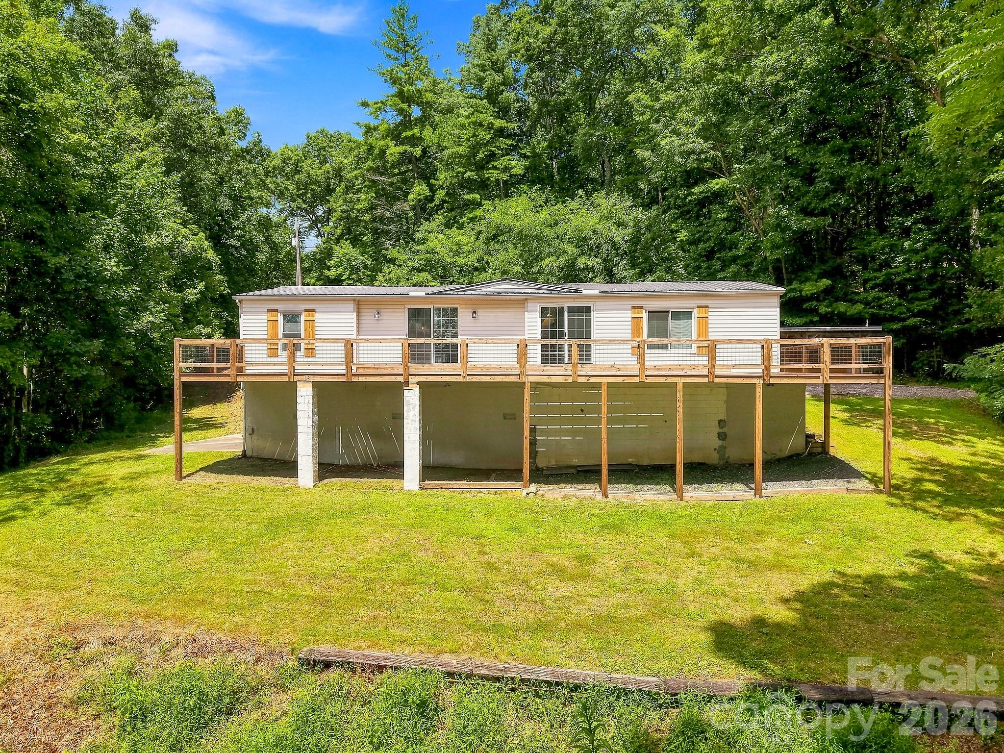 520 Maranatha Way — Waynesville