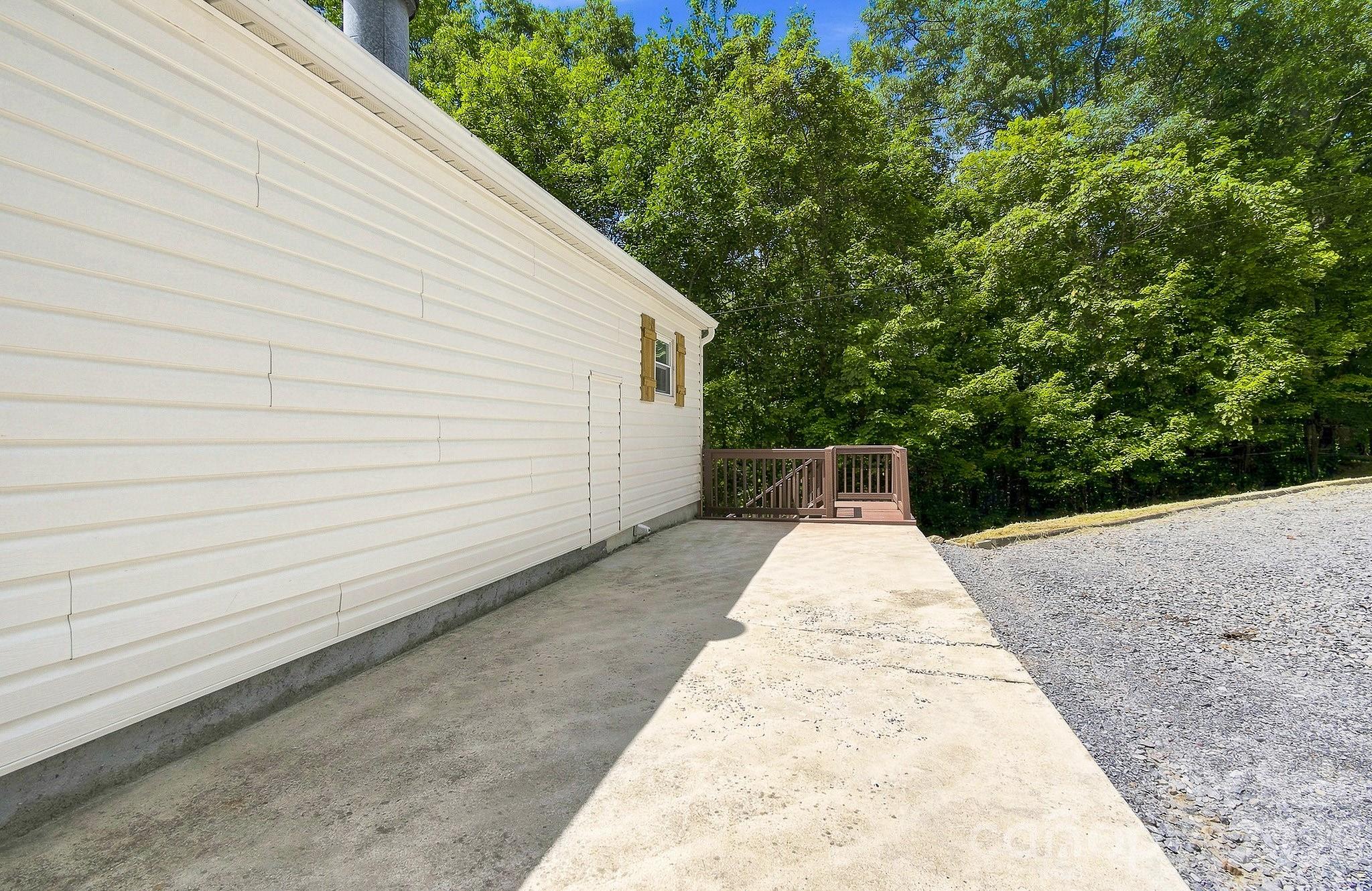 520 Maranatha Way — Waynesville