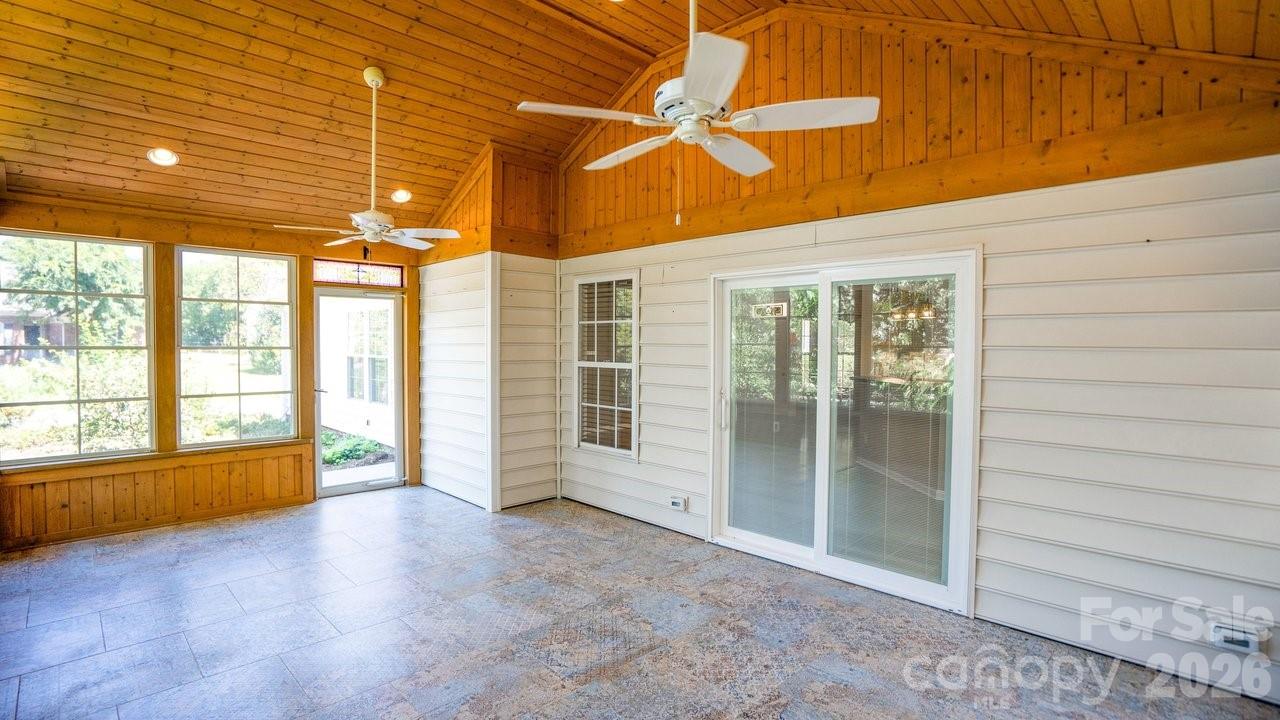 11320 Hunters Landing Drive — Charlotte