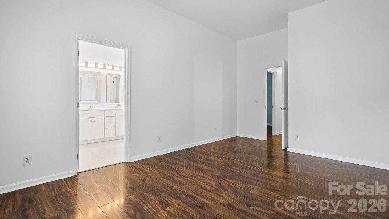 11320 Hunters Landing Drive — Charlotte