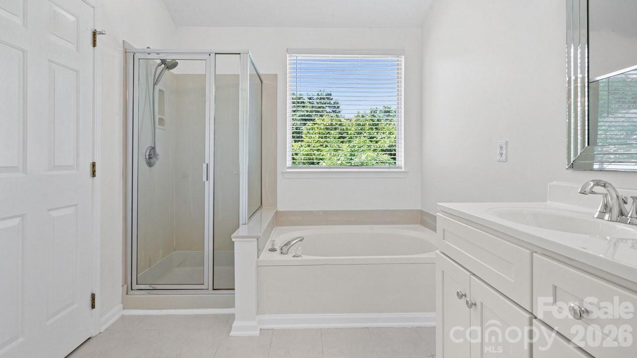 11320 Hunters Landing Drive — Charlotte