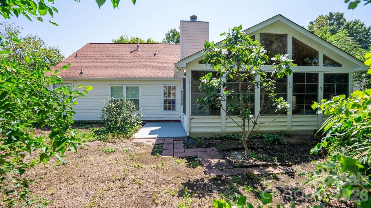 11320 Hunters Landing Drive — Charlotte
