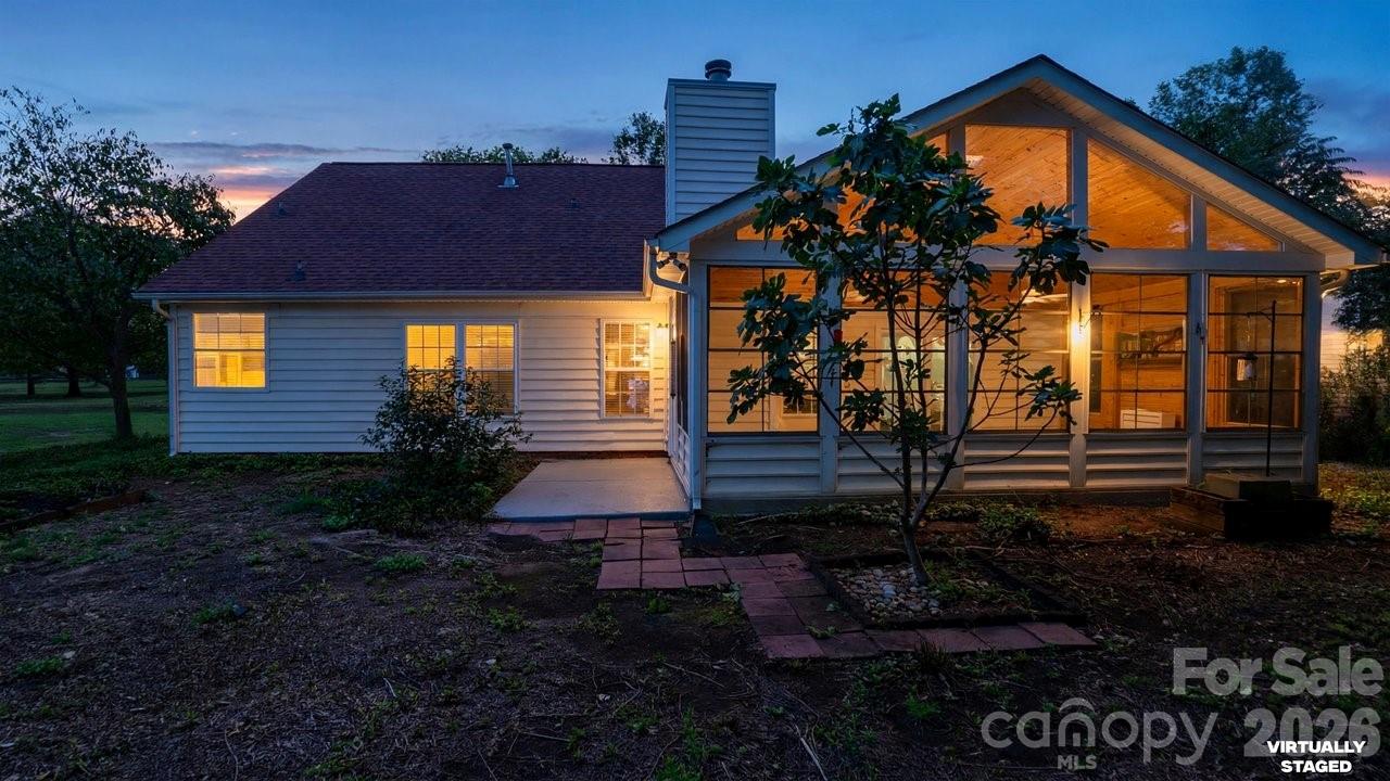 11320 Hunters Landing Drive — Charlotte