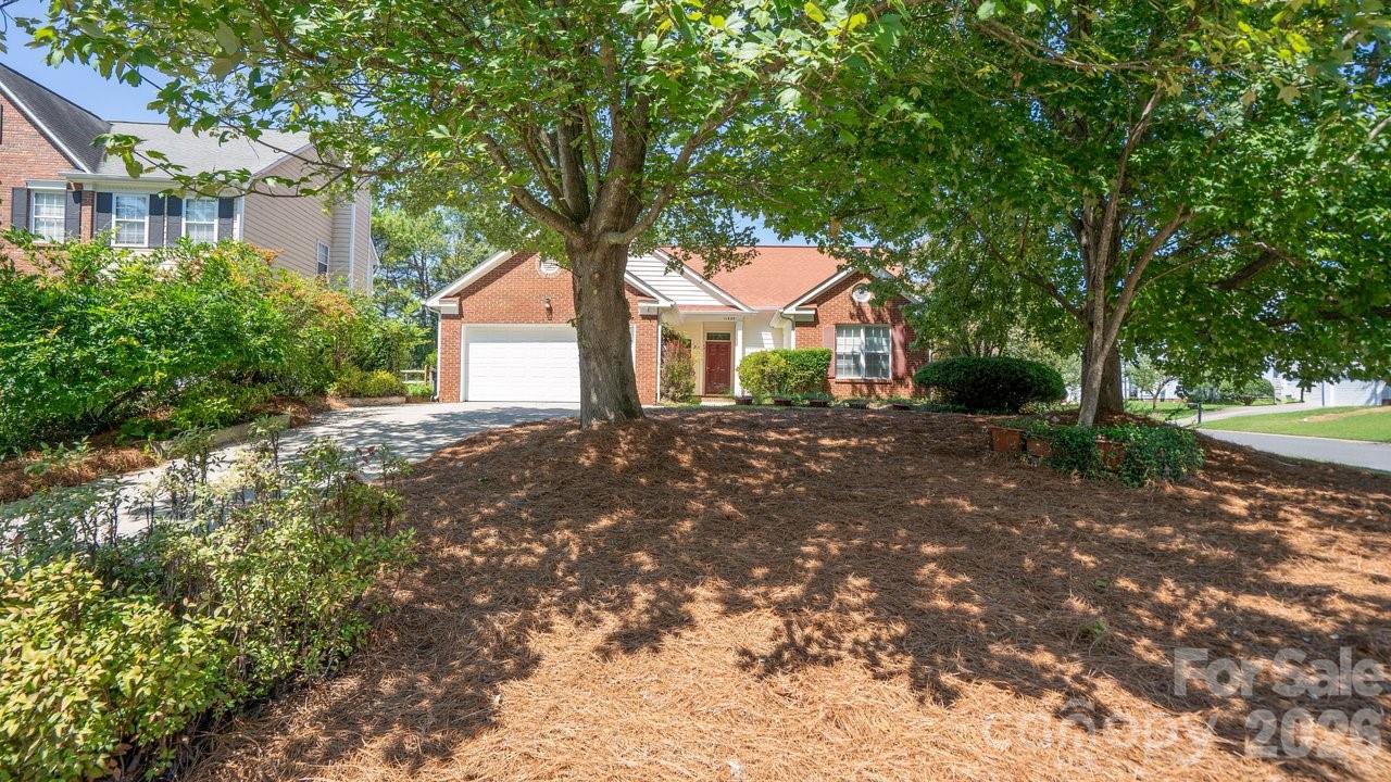 11320 Hunters Landing Drive — Charlotte
