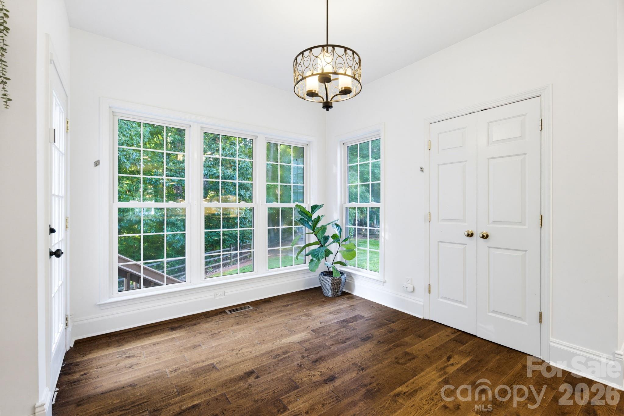 4220 Belle Meade Circle — Belmont