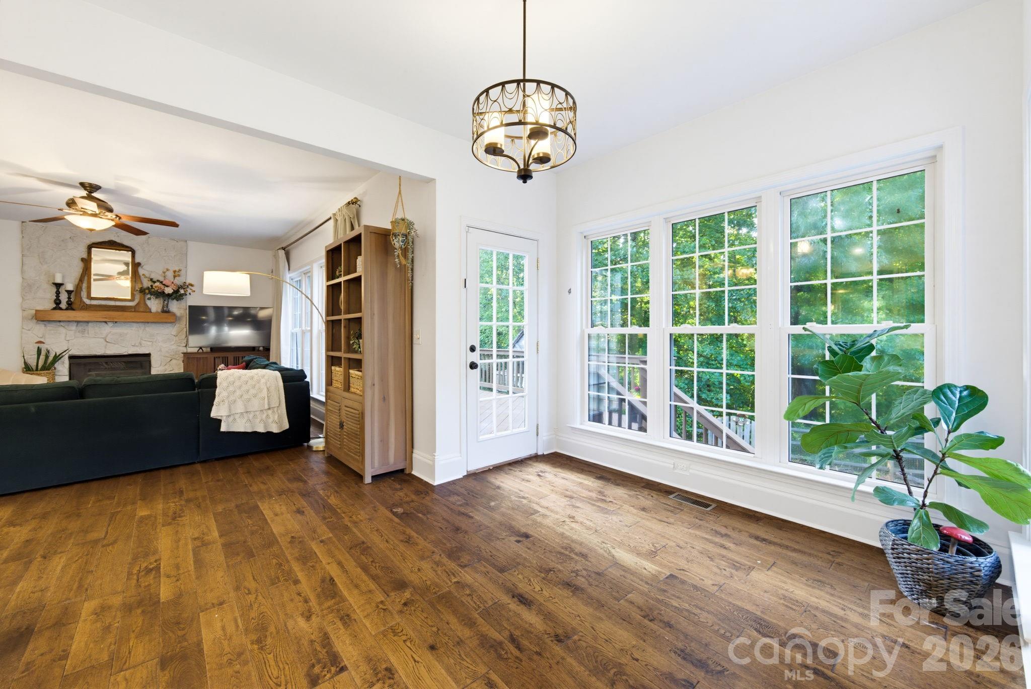 4220 Belle Meade Circle — Belmont