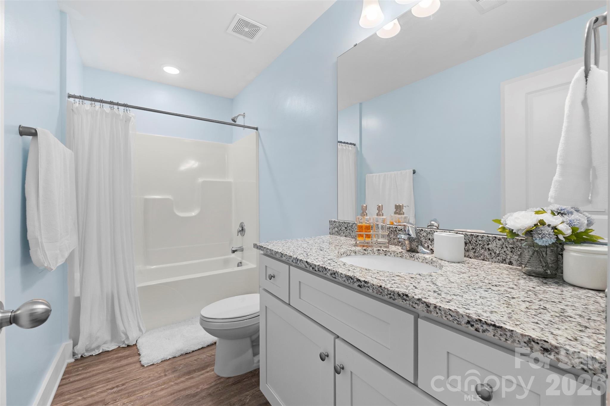 542 Oak Road — Norwood