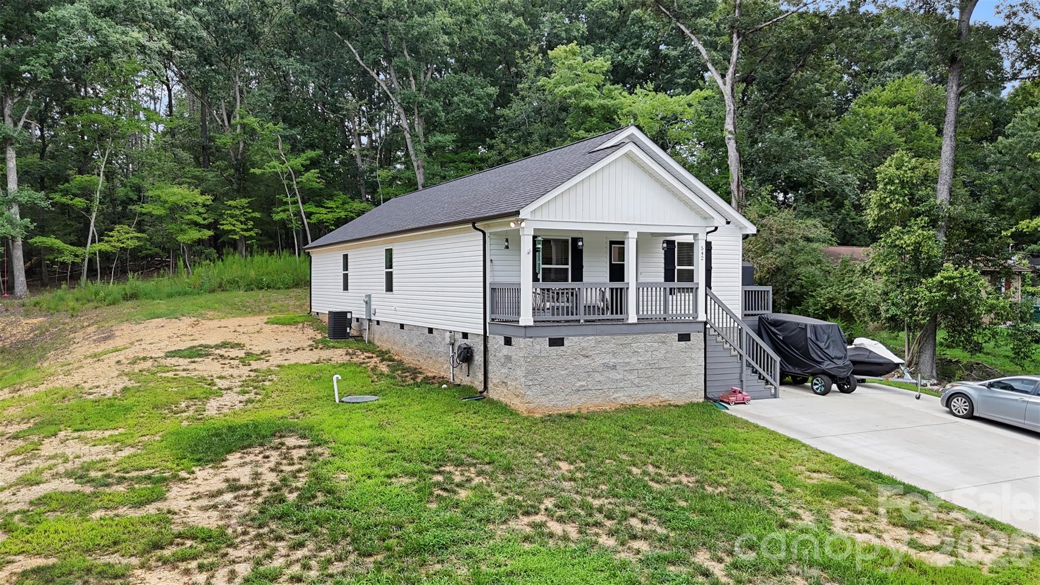 542 Oak Road — Norwood