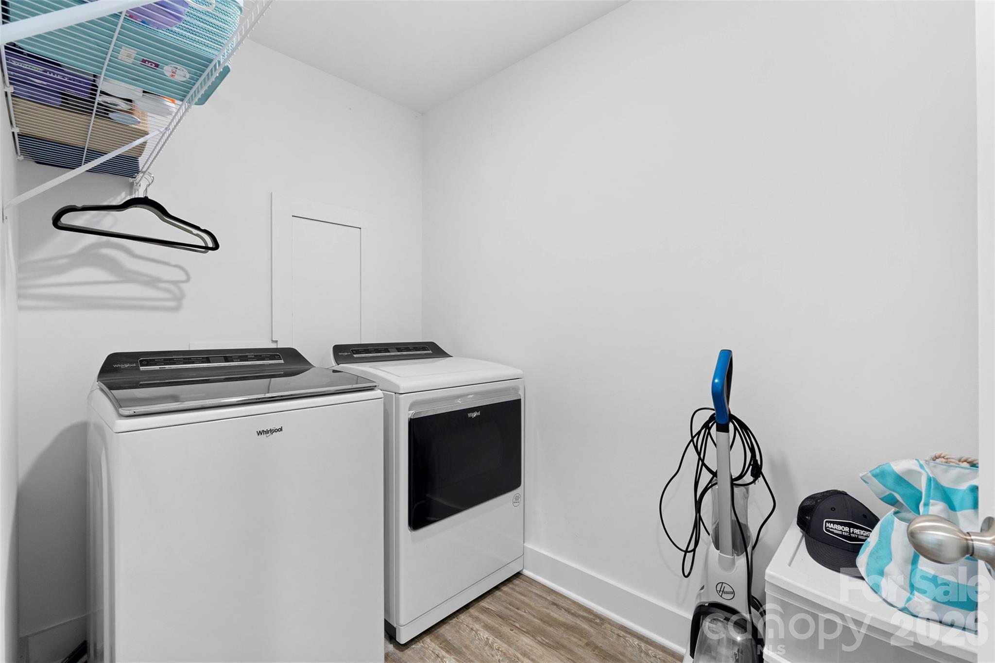 542 Oak Road — Norwood