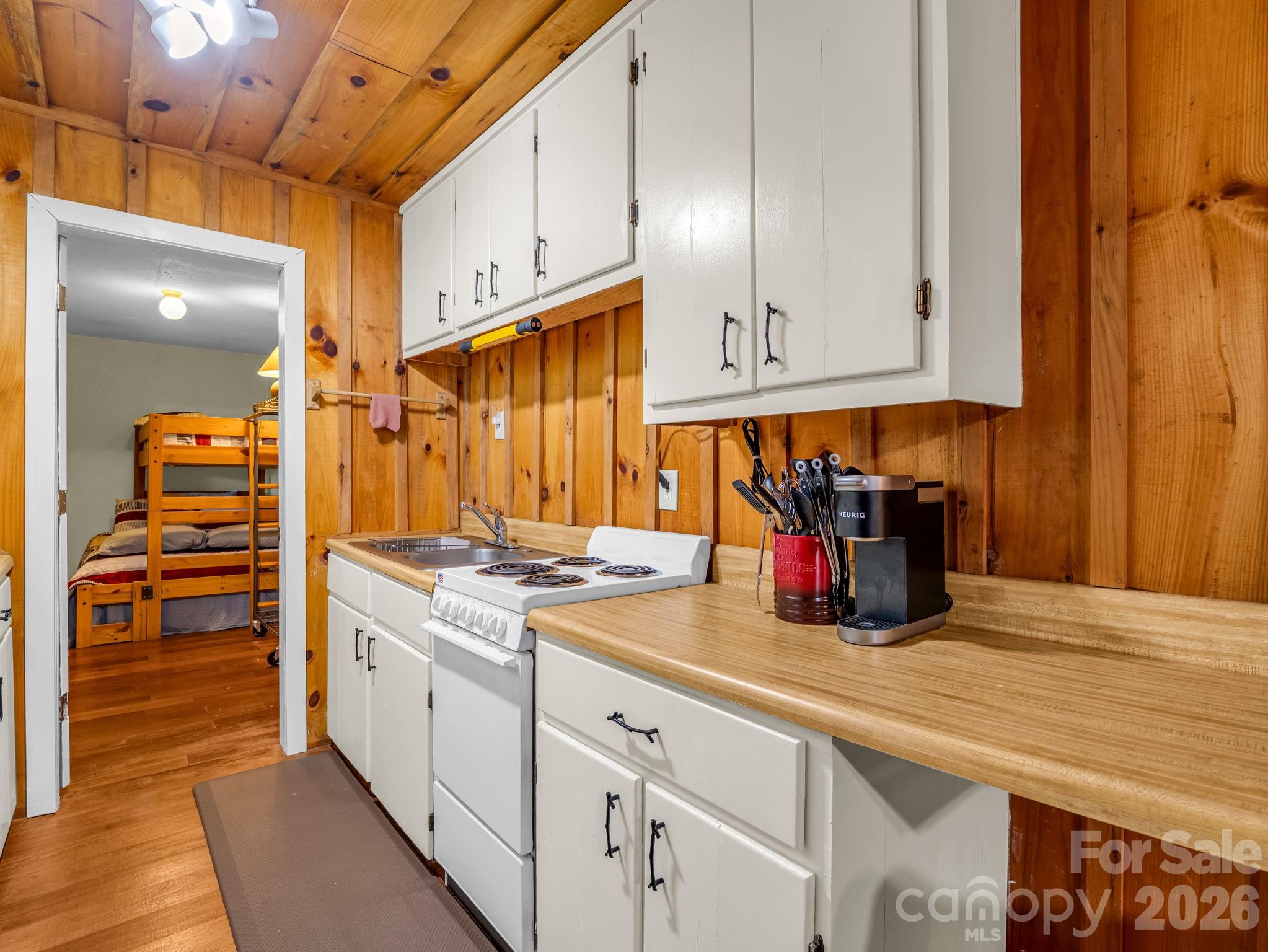 179 Sarvis Lane — Mars Hill